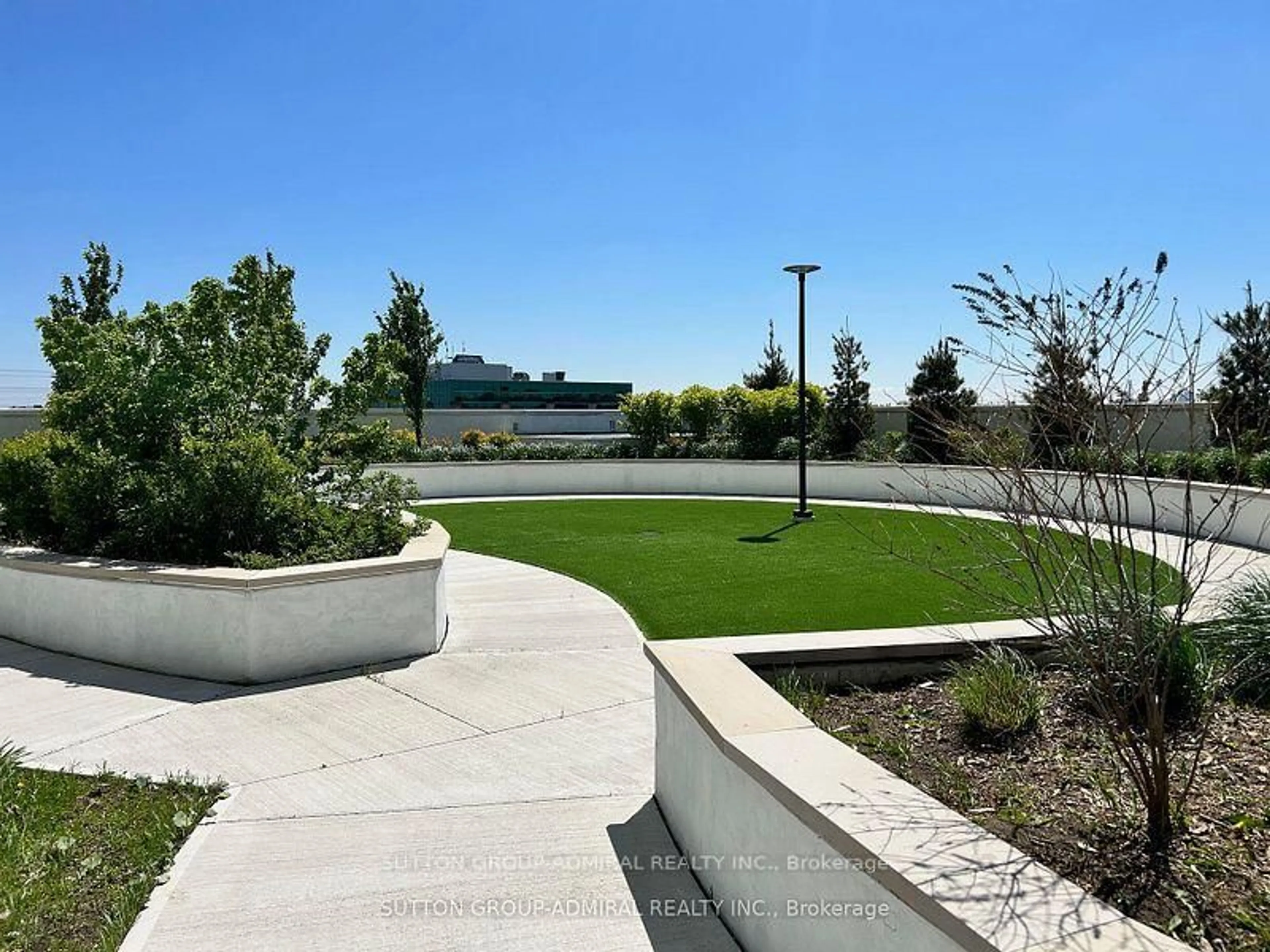 Patio, water/lake/river/ocean view for 95 Oneida Cres #1406, Richmond Hill Ontario L4B 0H5