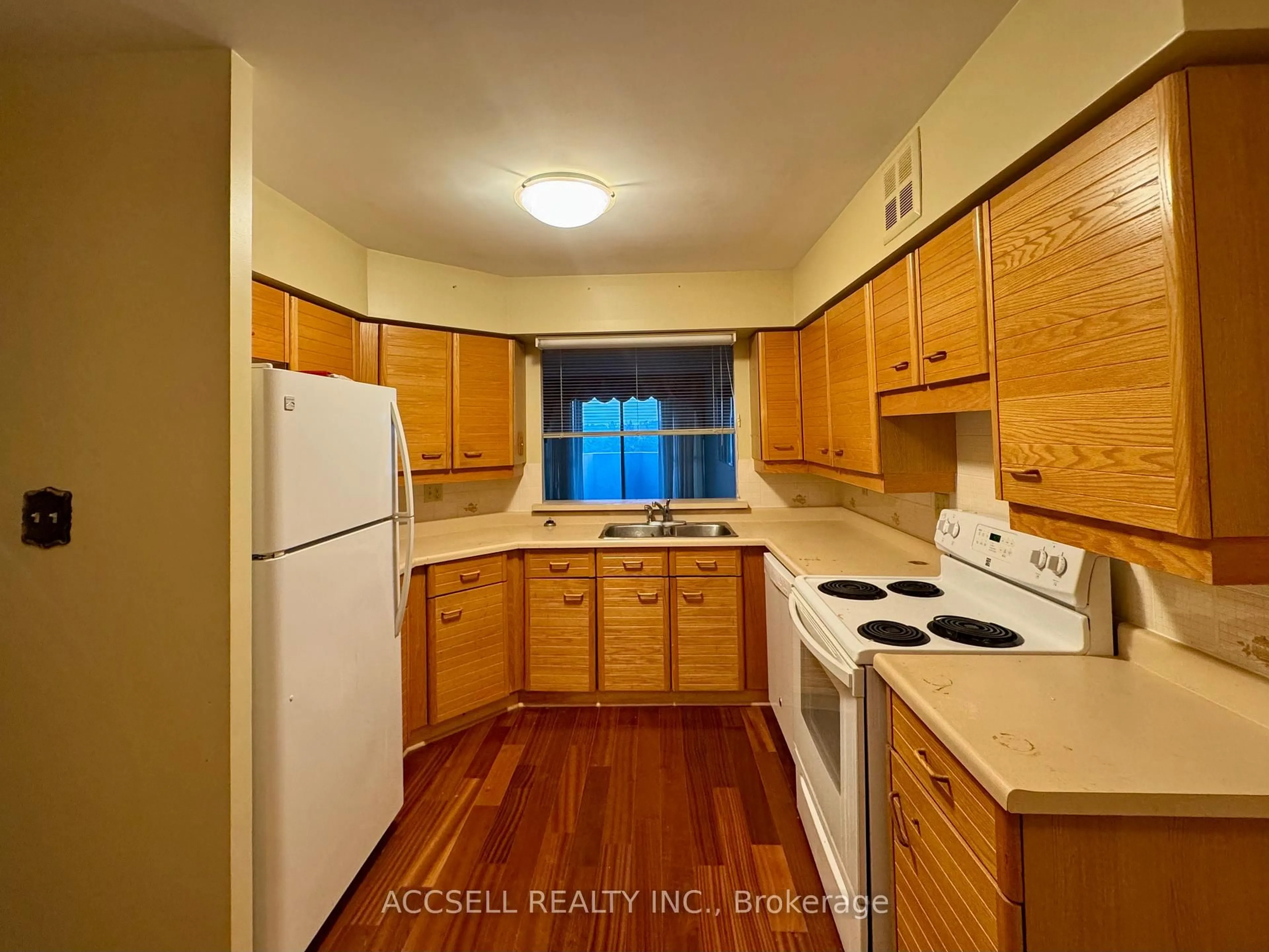 Standard kitchen, unknown for 25 Austin Dr #522, Markham Ontario L3R 8H4