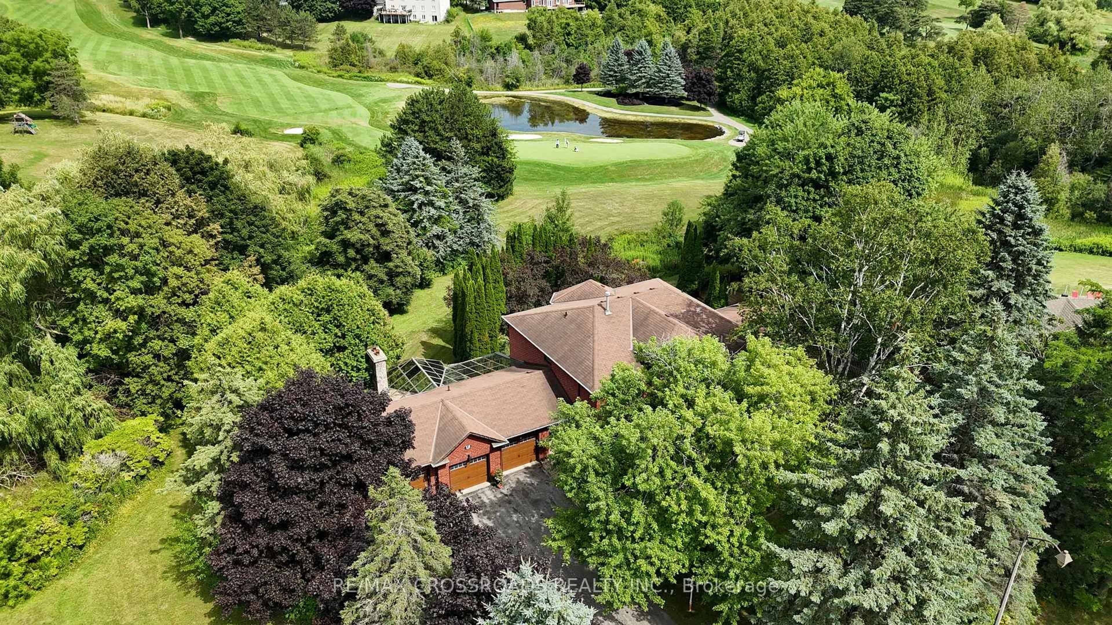 A pic from outside/outdoor area/front of a property/back of a property/a pic from drone, forest/trees view for 18 Hill Top Tr, Whitchurch-Stouffville Ontario L4A 7X4
