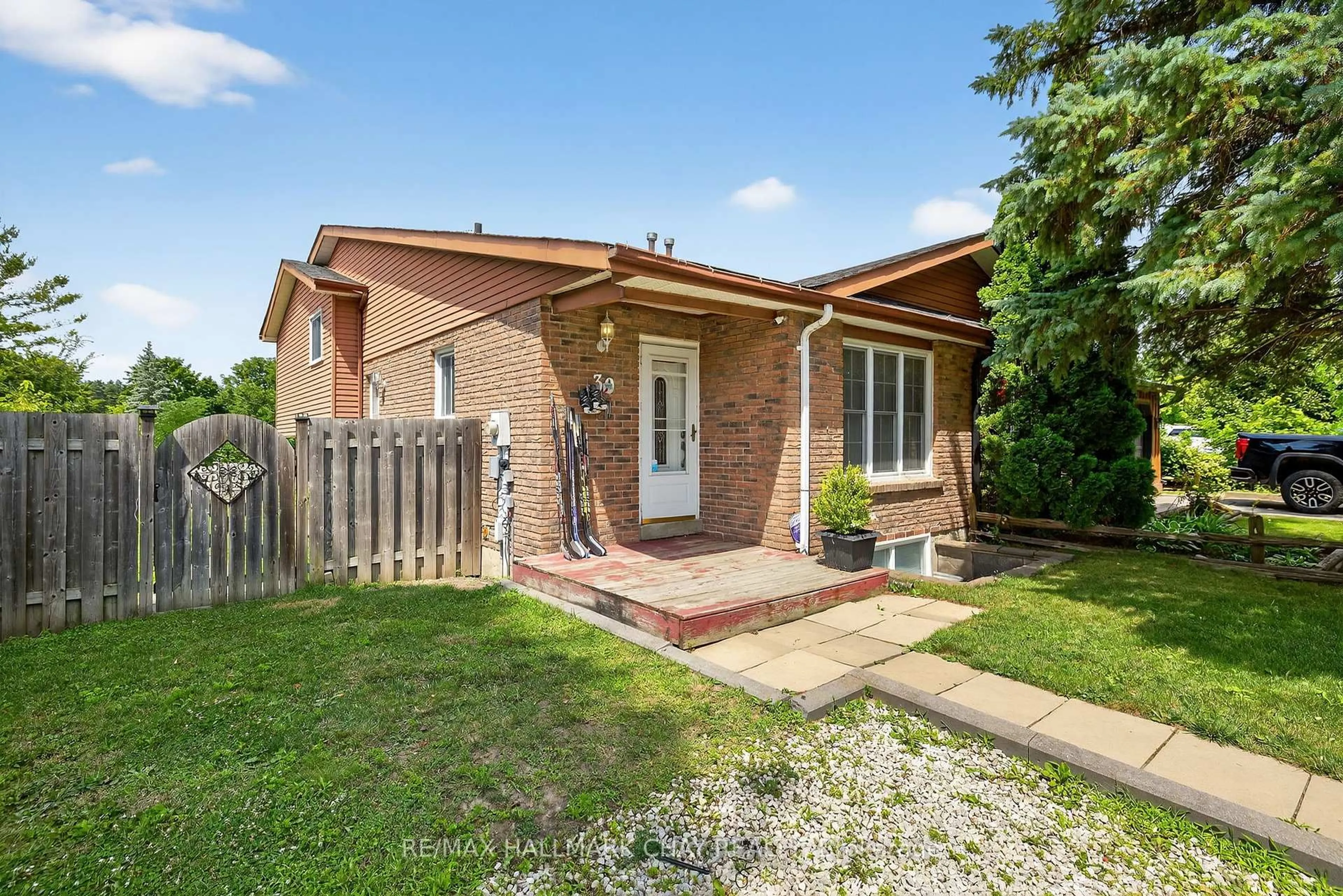 Unknown for 30 Smyth Cres, New Tecumseth Ontario L0G 1A0
