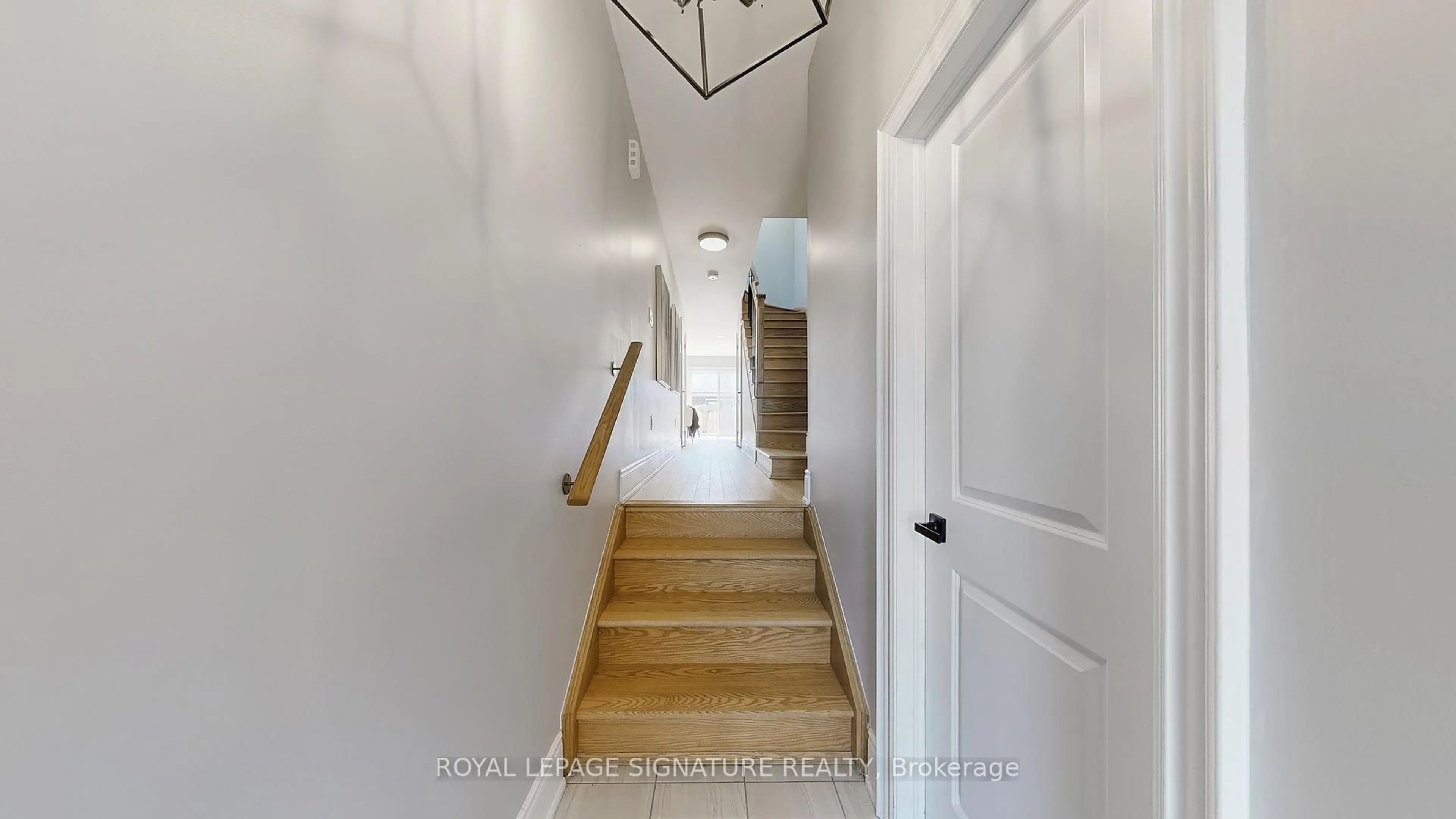 Unknown for 57 Drover Circ, Whitchurch-Stouffville Ontario L4A 4X2