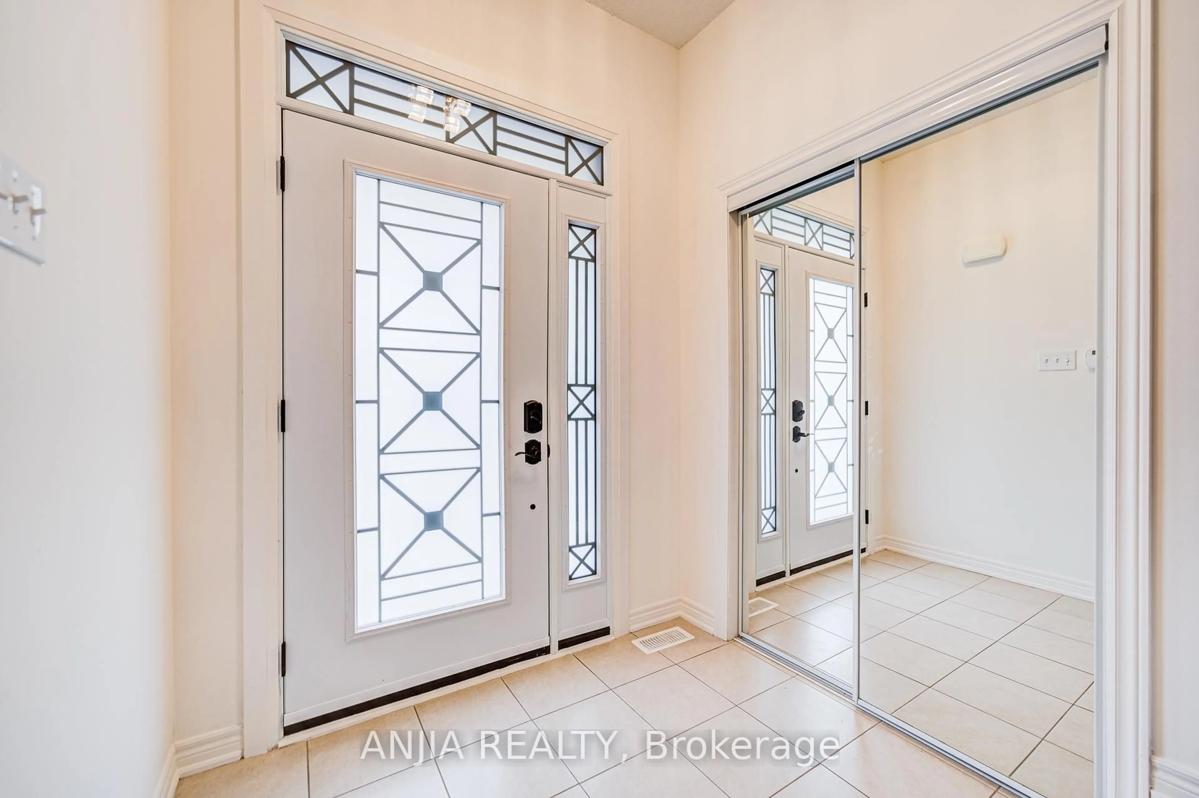 Indoor entryway for 116 Hubner Ave, Markham Ontario L6C 0R5