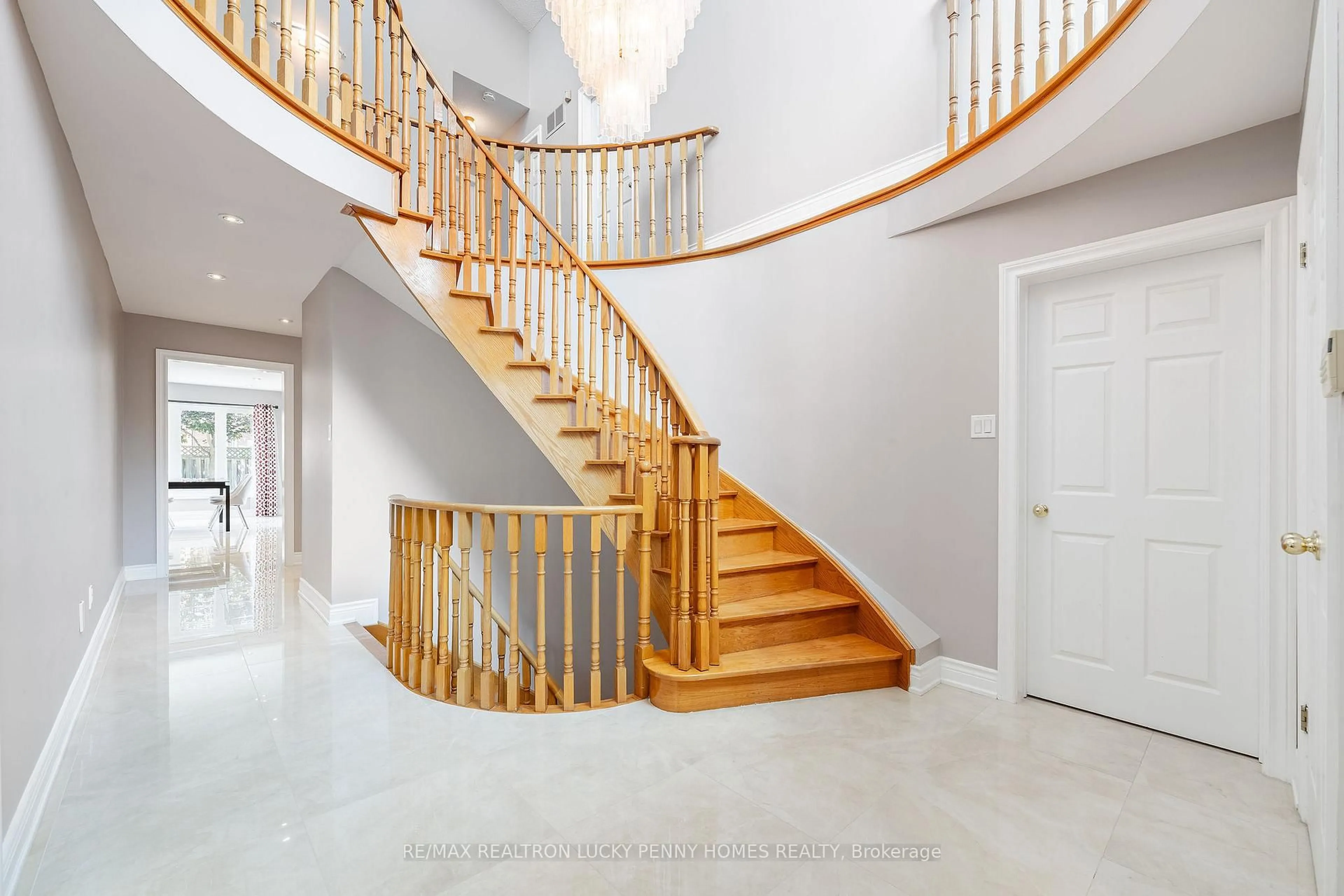 Stairs for 9 Coledale Rd, Markham Ontario L3R 7X3