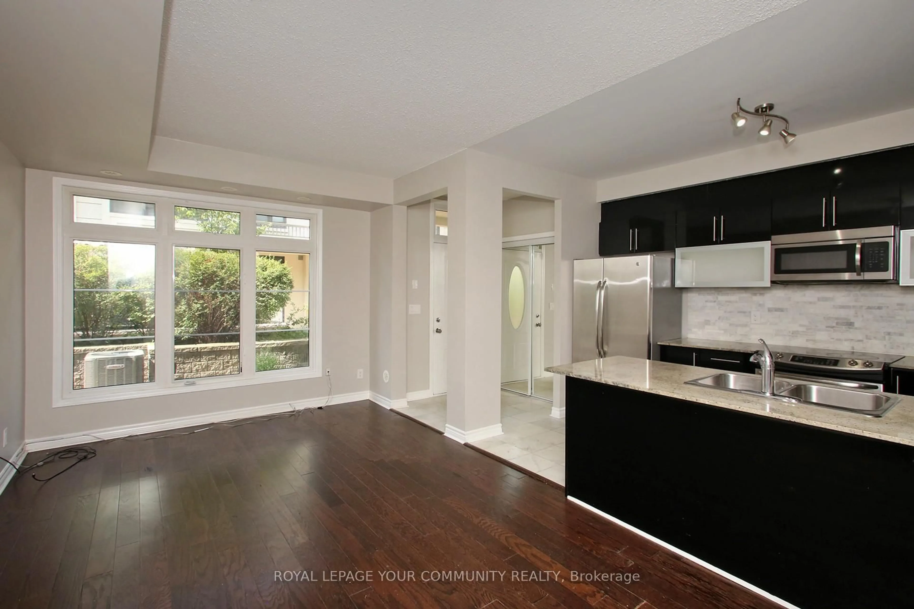 Open concept kitchen, unknown for 7 Brighton Pl #19, Vaughan Ontario L4J 0E3