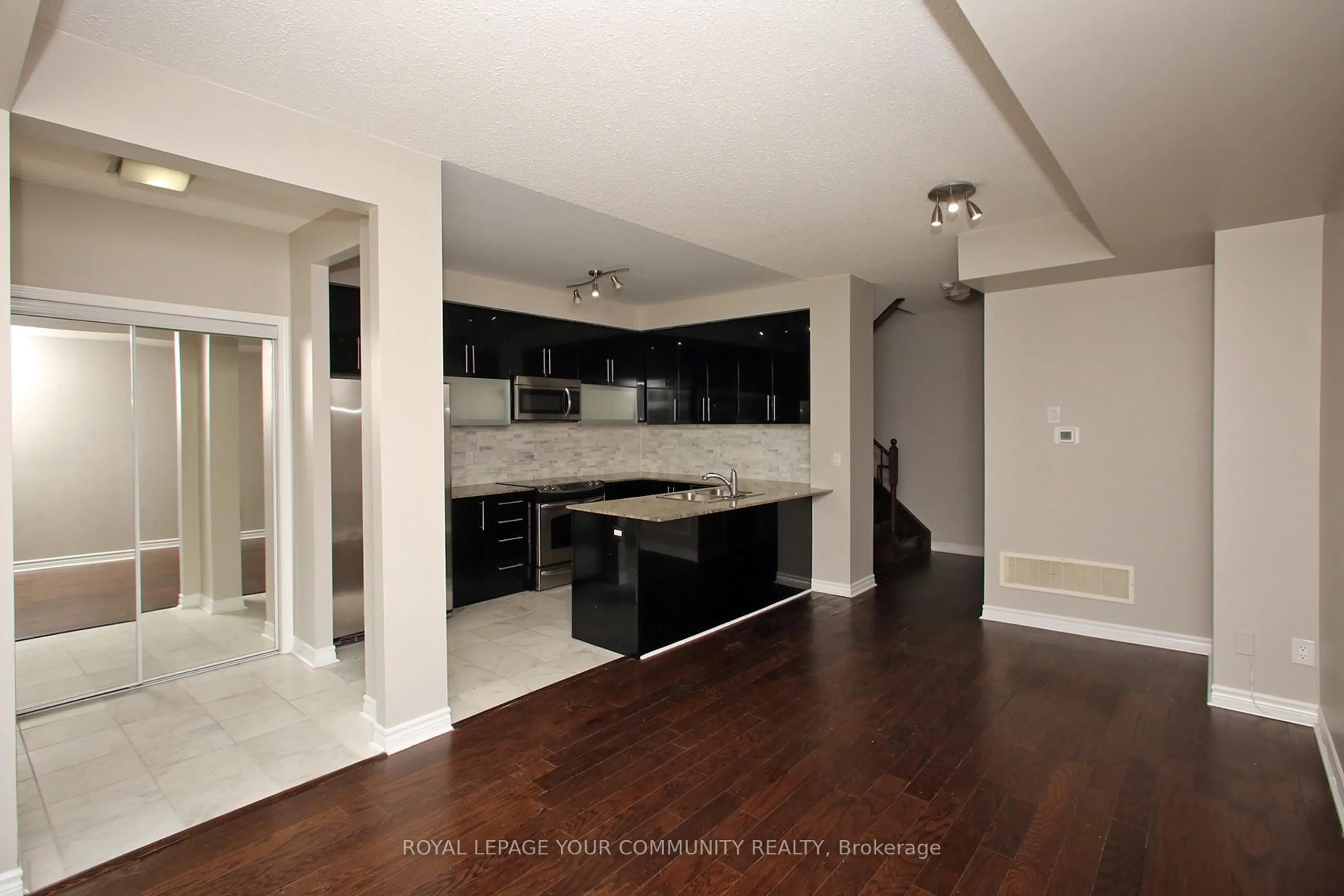 Open concept kitchen, unknown for 7 Brighton Pl #19, Vaughan Ontario L4J 0E3