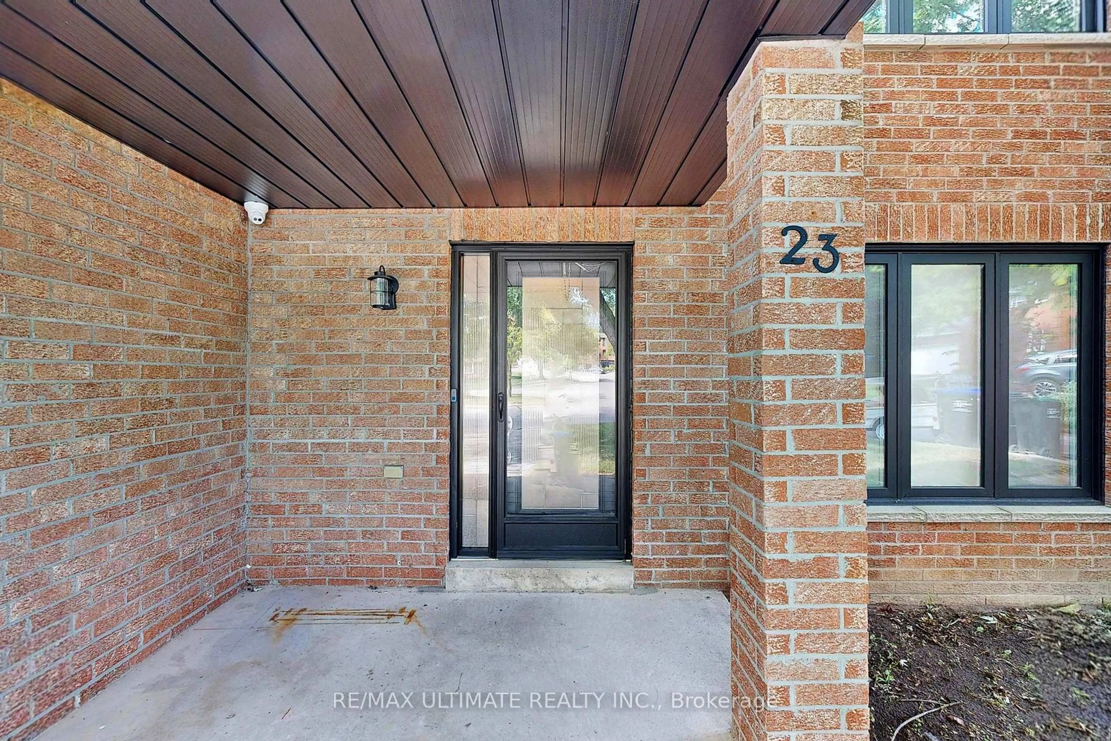 Indoor entryway for 23 Morrow Dr, New Tecumseth Ontario L9R 1M6