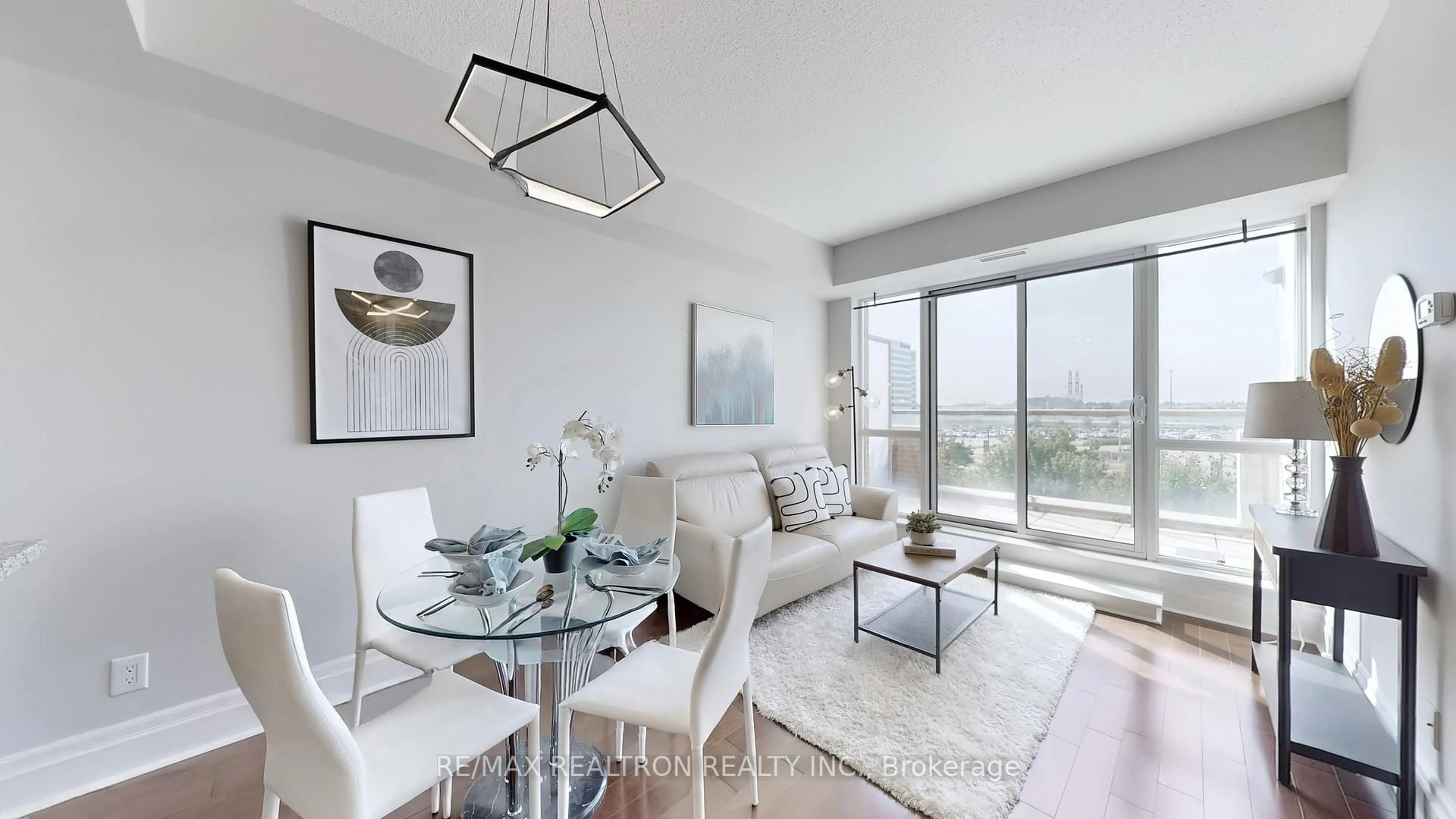 Living room with furniture, unknown for 39 Upper Duke Cres #413, Markham Ontario L6G 0B8