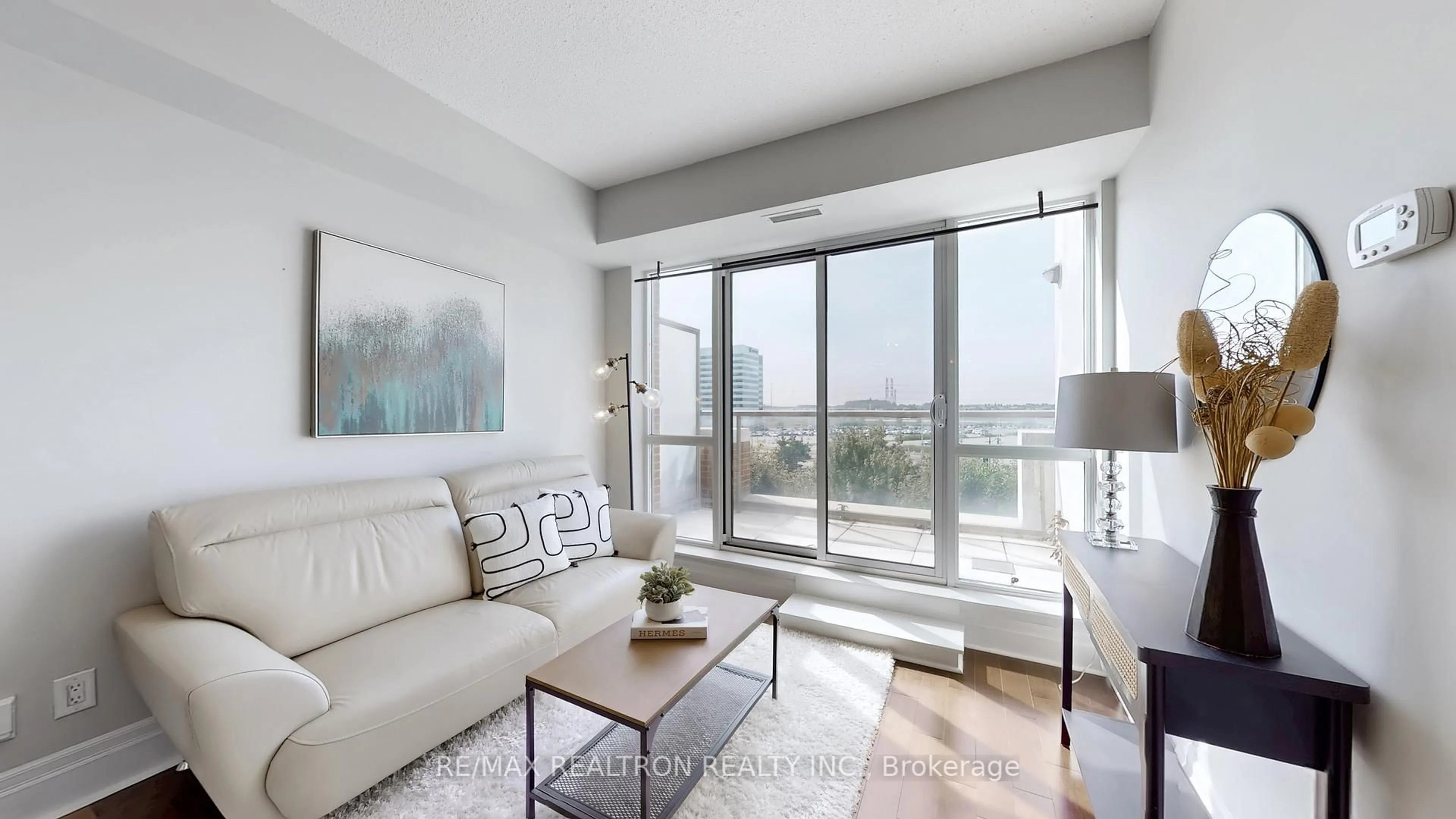 Living room with furniture, unknown for 39 Upper Duke Cres #413, Markham Ontario L6G 0B8