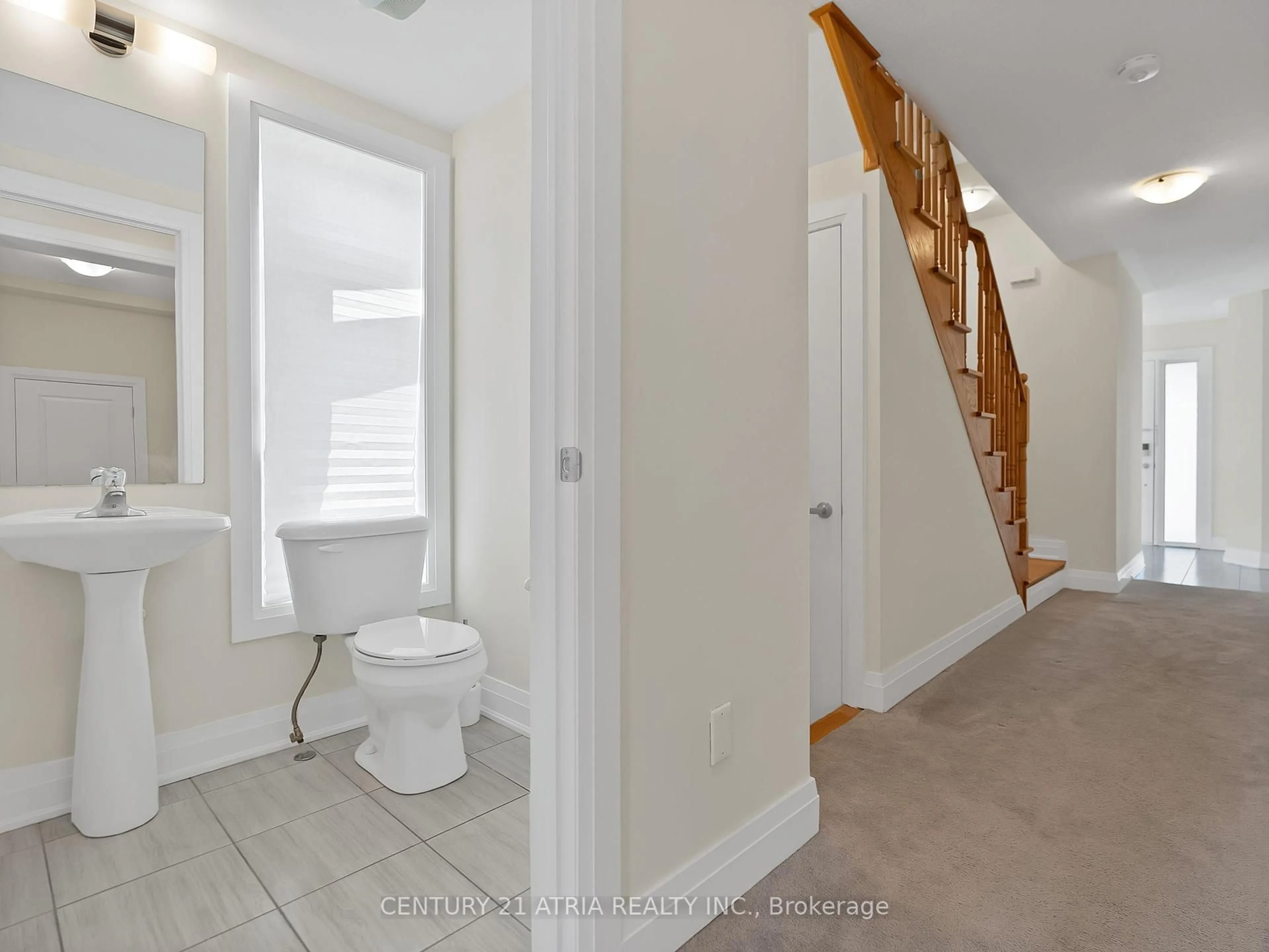 Indoor entryway for 101 Gridiron Gate, Vaughan Ontario L4H 4W8