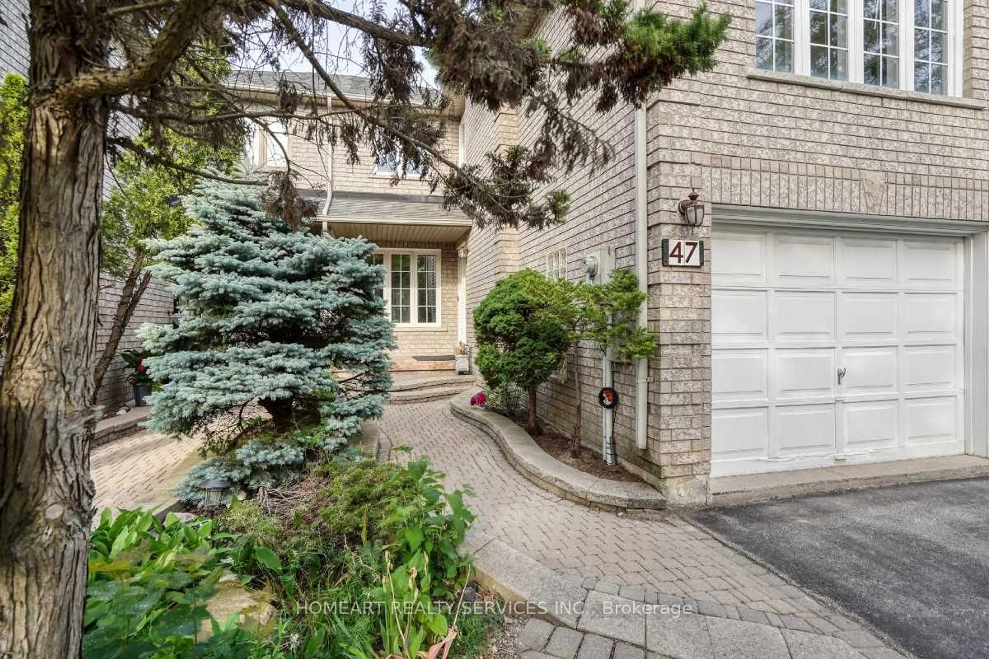 Home with brick exterior material, street for 47 Breezeway Cres, Richmond Hill Ontario L4S 1V6