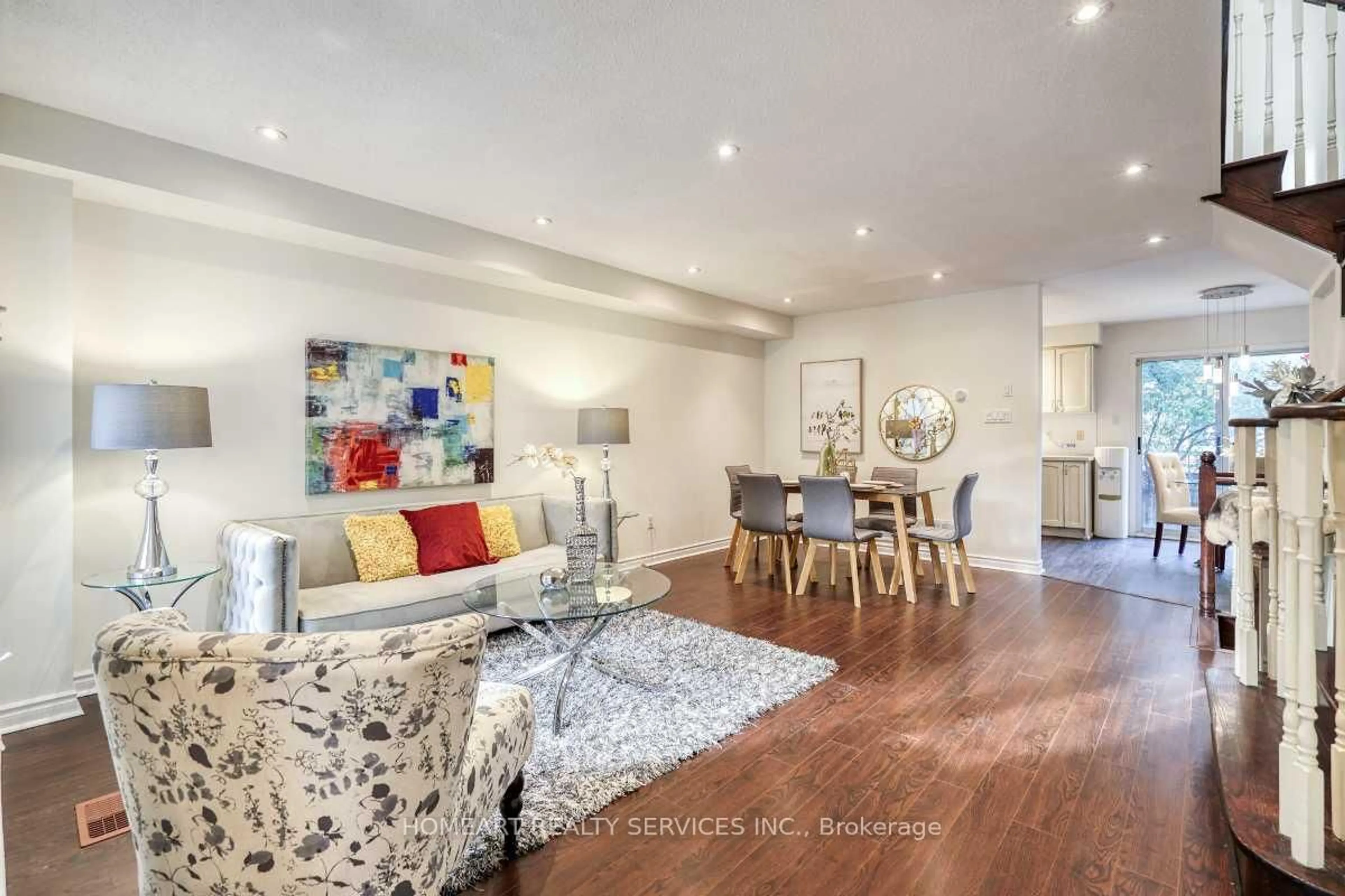 Living room with furniture, wood/laminate floor for 47 Breezeway Cres, Richmond Hill Ontario L4S 1V6