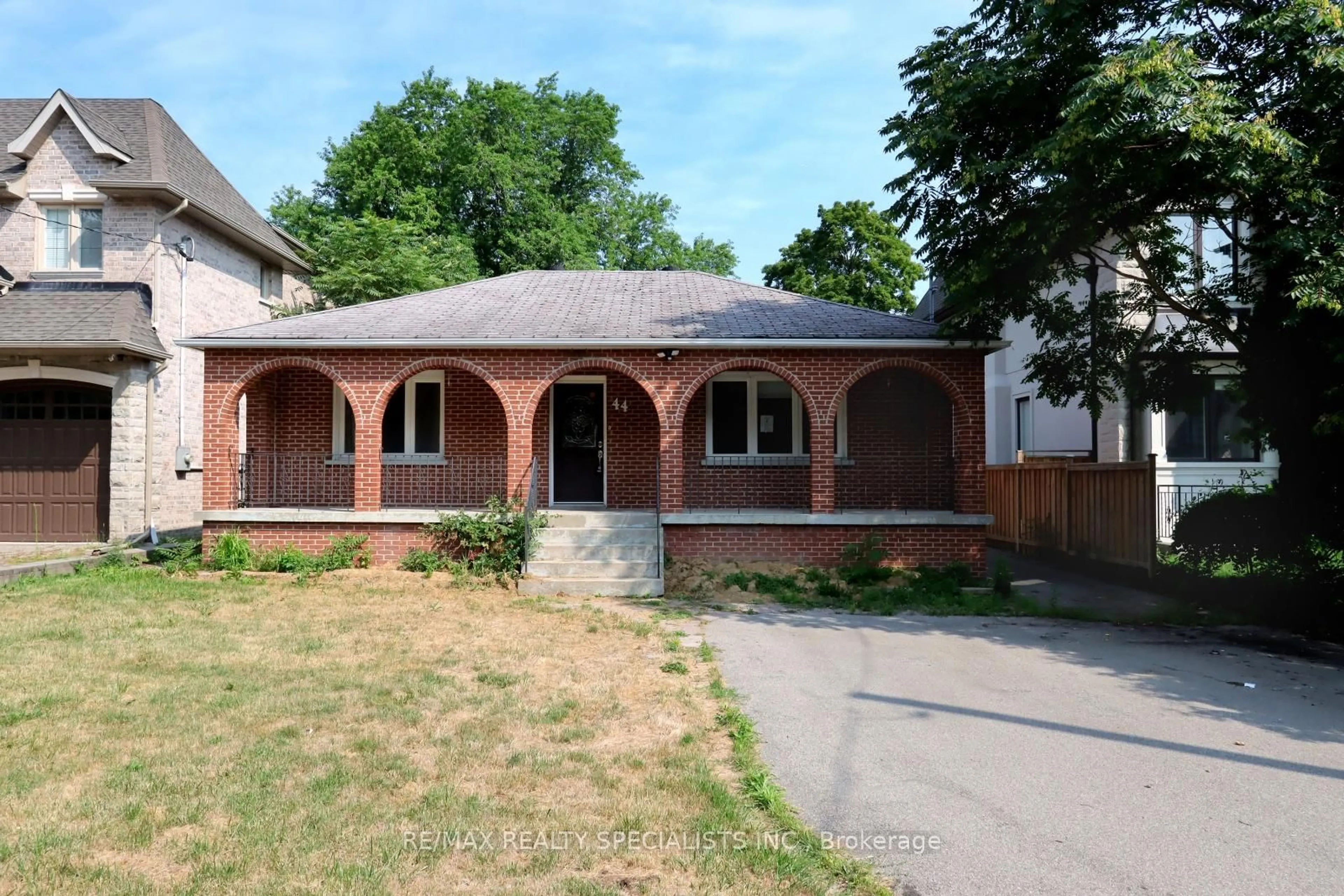 Home with brick exterior material, street for 44 Woodward Ave, Markham Ontario L3T 1E5