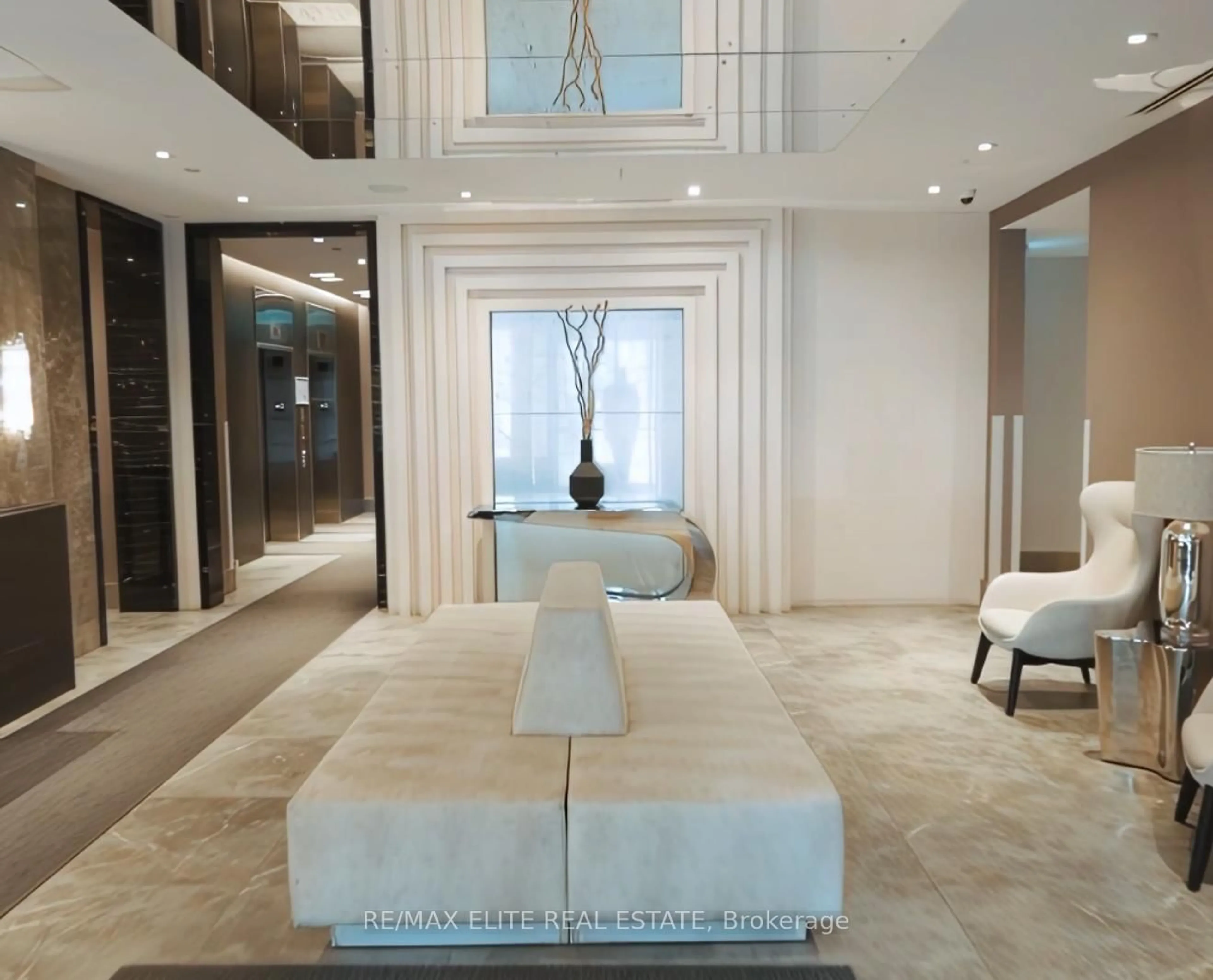 Indoor foyer for 398 Highway 7 #305, Richmond Hill Ontario L4B 0G6