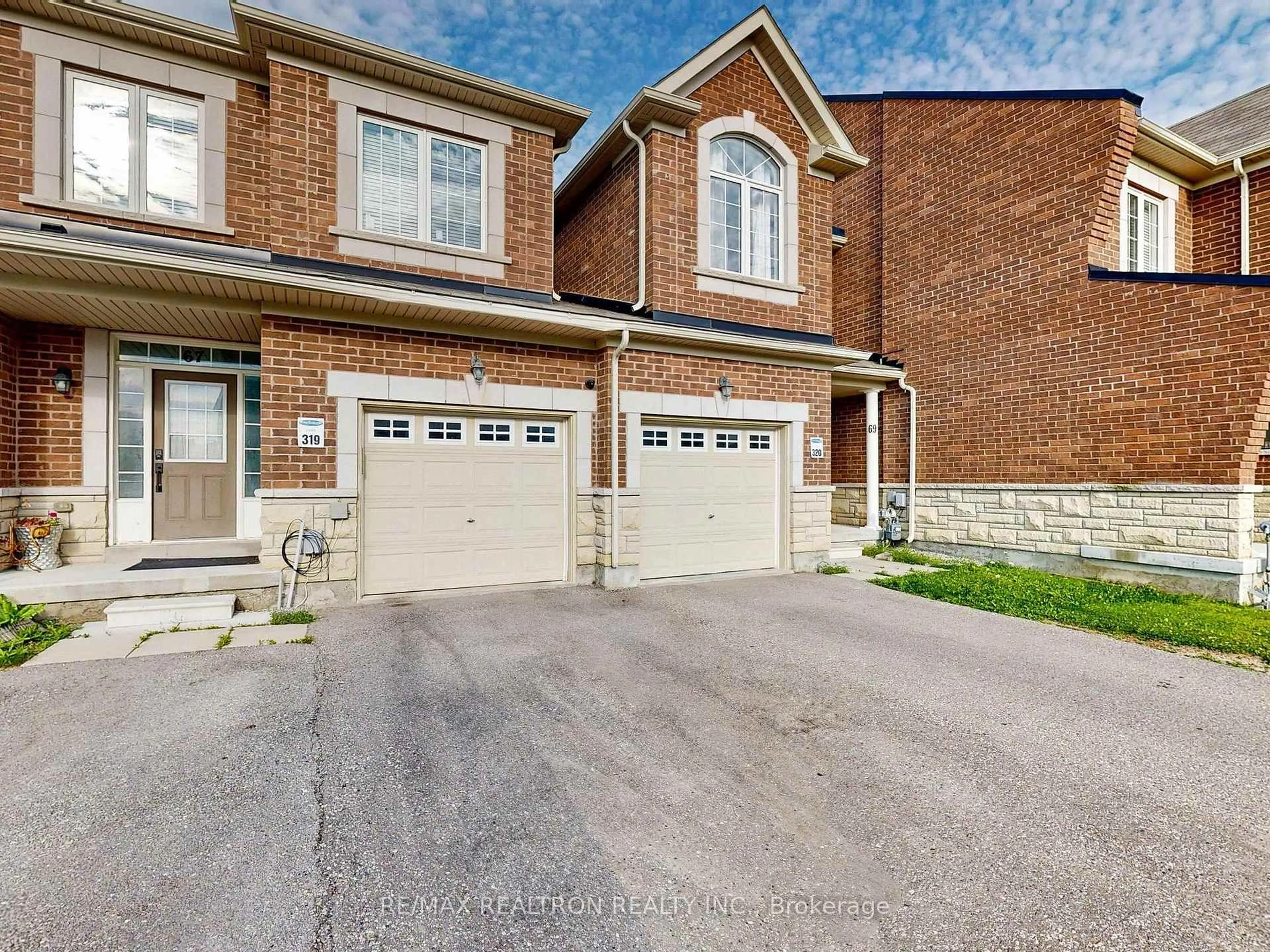 Home with brick exterior material, street for 67 Collin Crt, Richmond Hill Ontario L4E 4K1