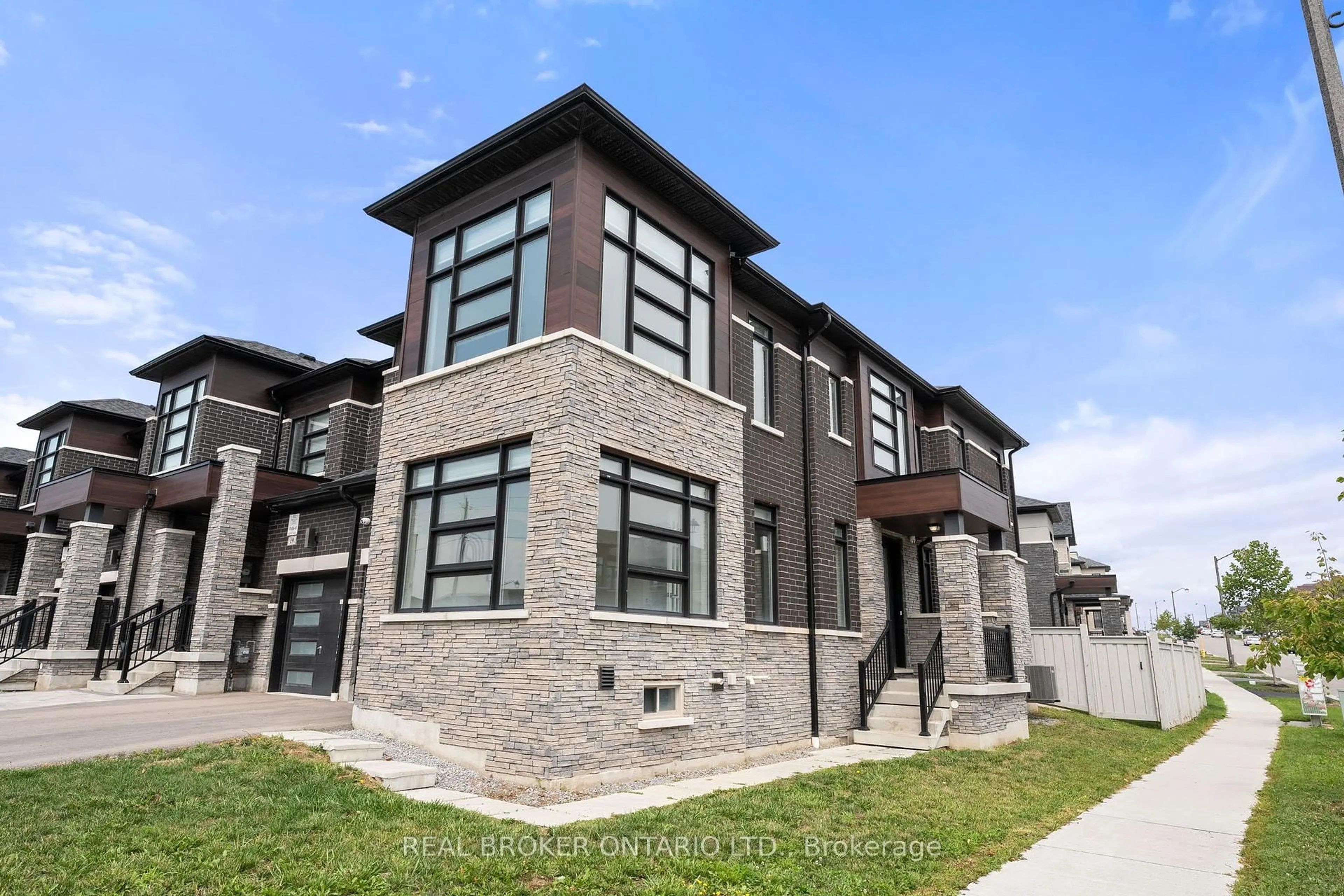 Home with brick exterior material, unknown for 21 Boundary Blvd, Whitchurch-Stouffville Ontario L4A 4W1