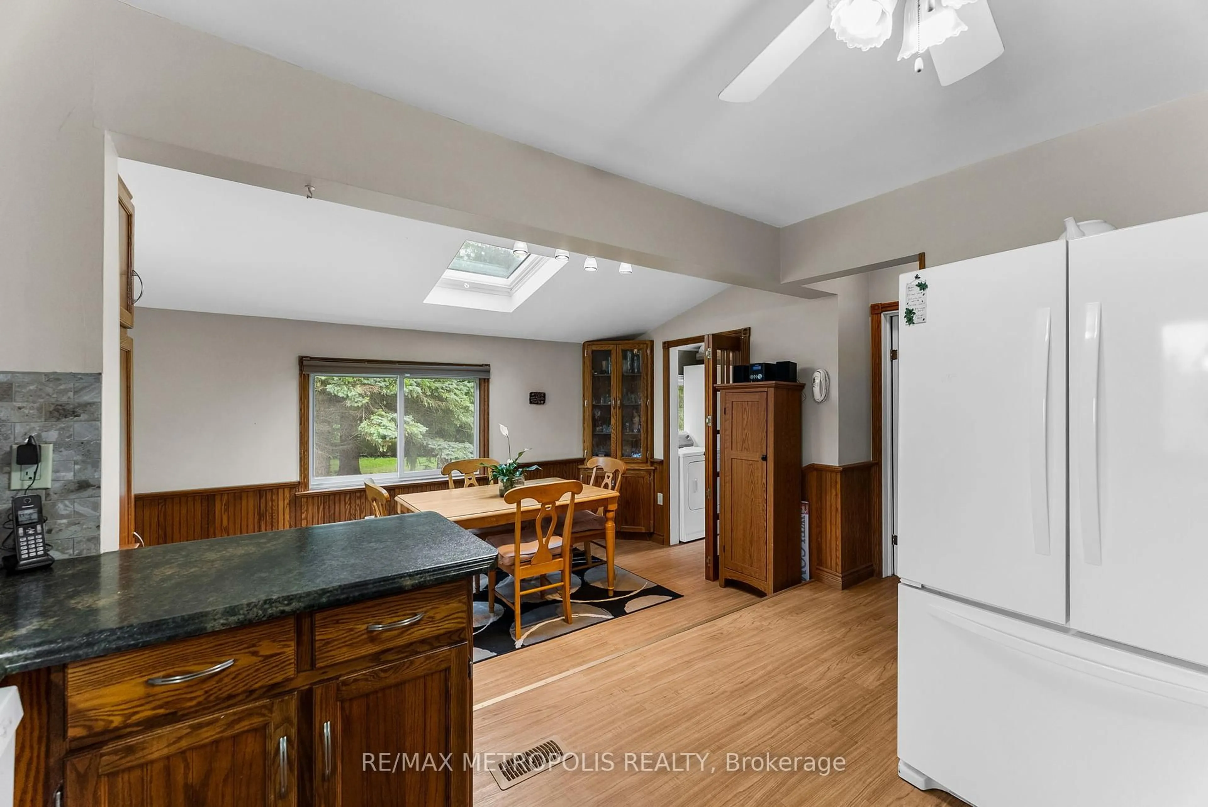 Open concept kitchen, unknown for 4359 Lloydtown Aurora Rd, King Ontario L7B 0E1