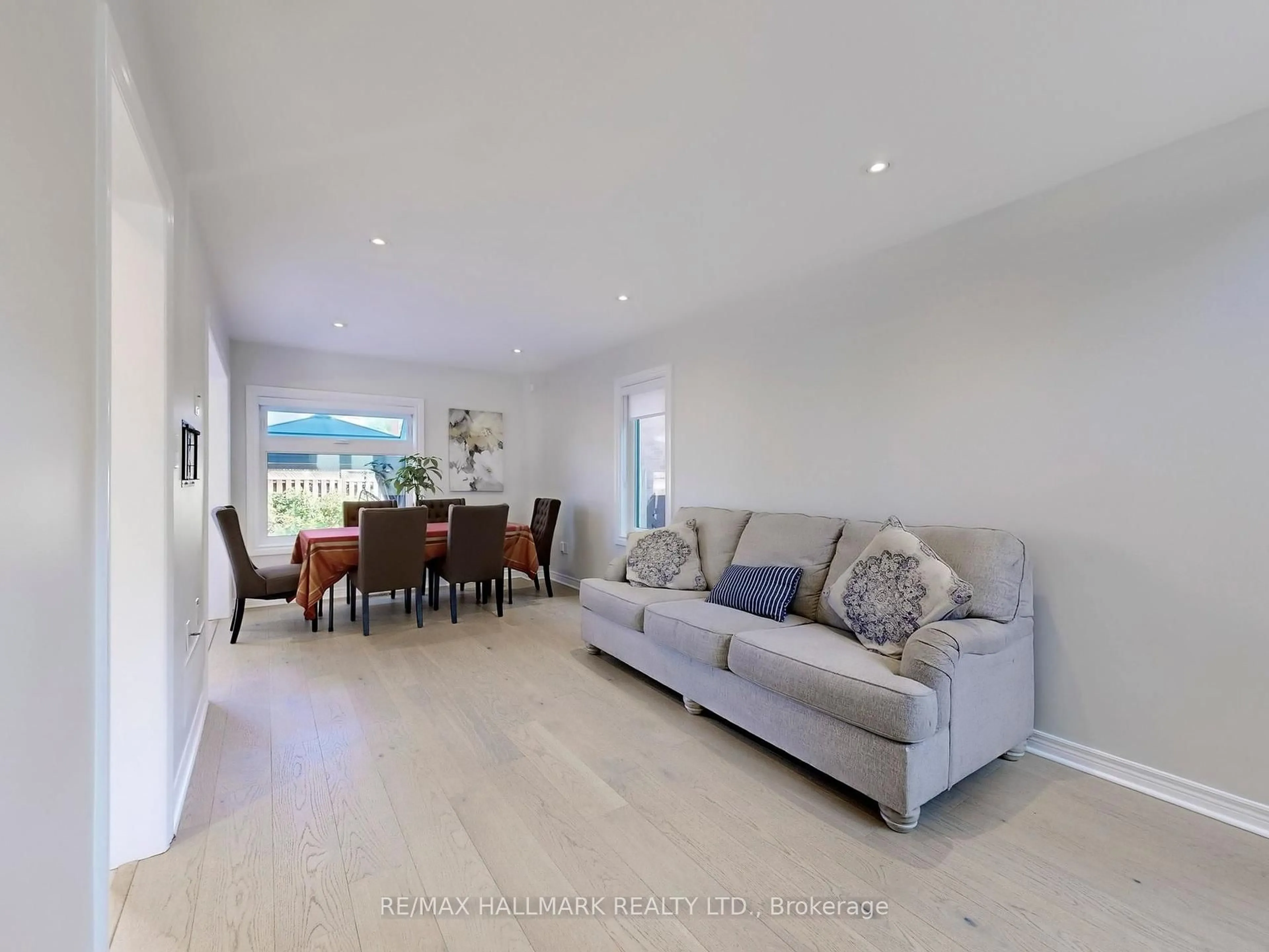 Living room with furniture, unknown for 22 Laura Sabrina Dr, Vaughan Ontario L4H 1M6