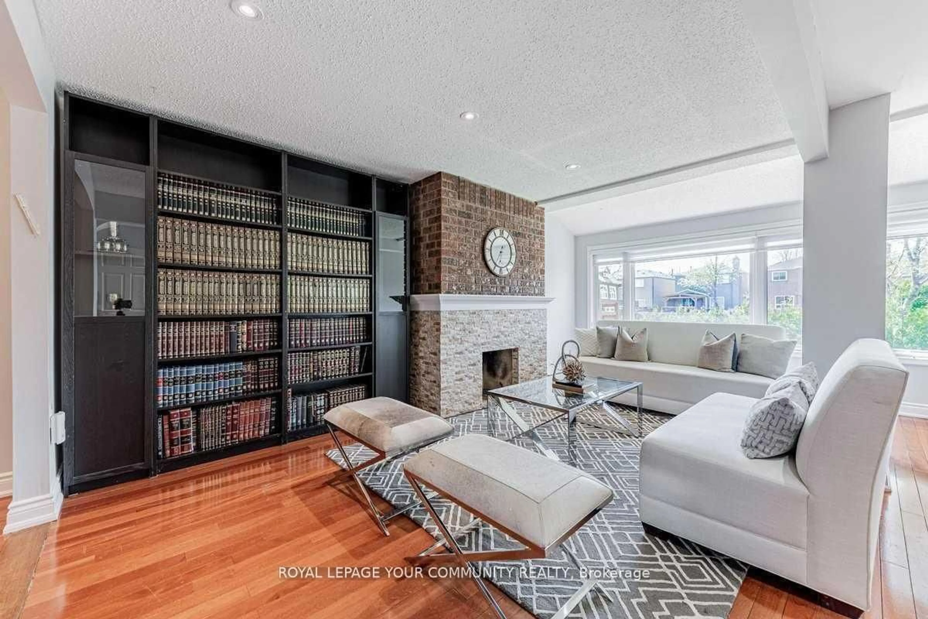 Living room with furniture, unknown for 26 Millcroft Way, Vaughan Ontario L4J 6P1