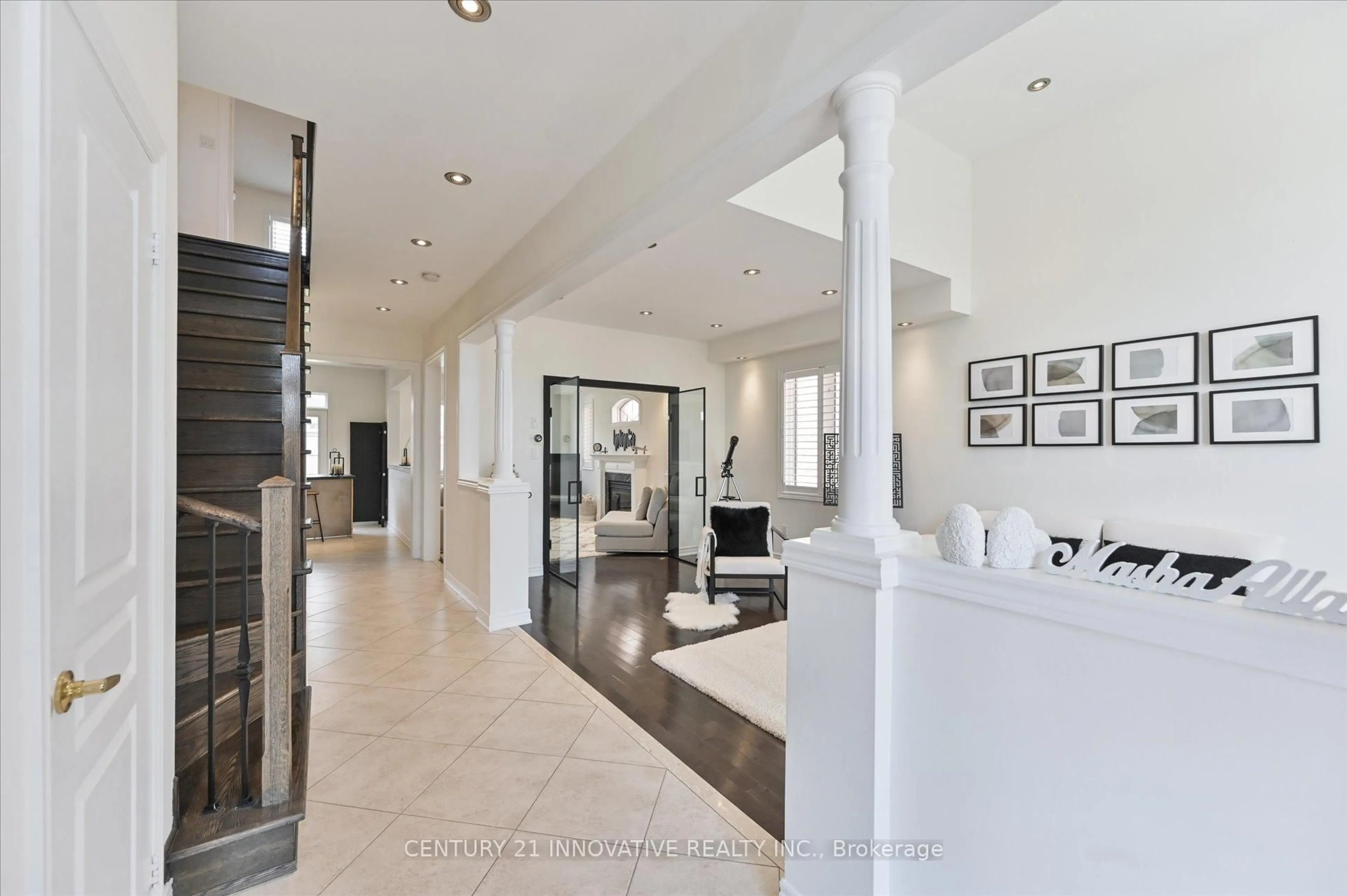 Indoor foyer for 92 Riverwalk Dr, Markham Ontario L6B 0B9