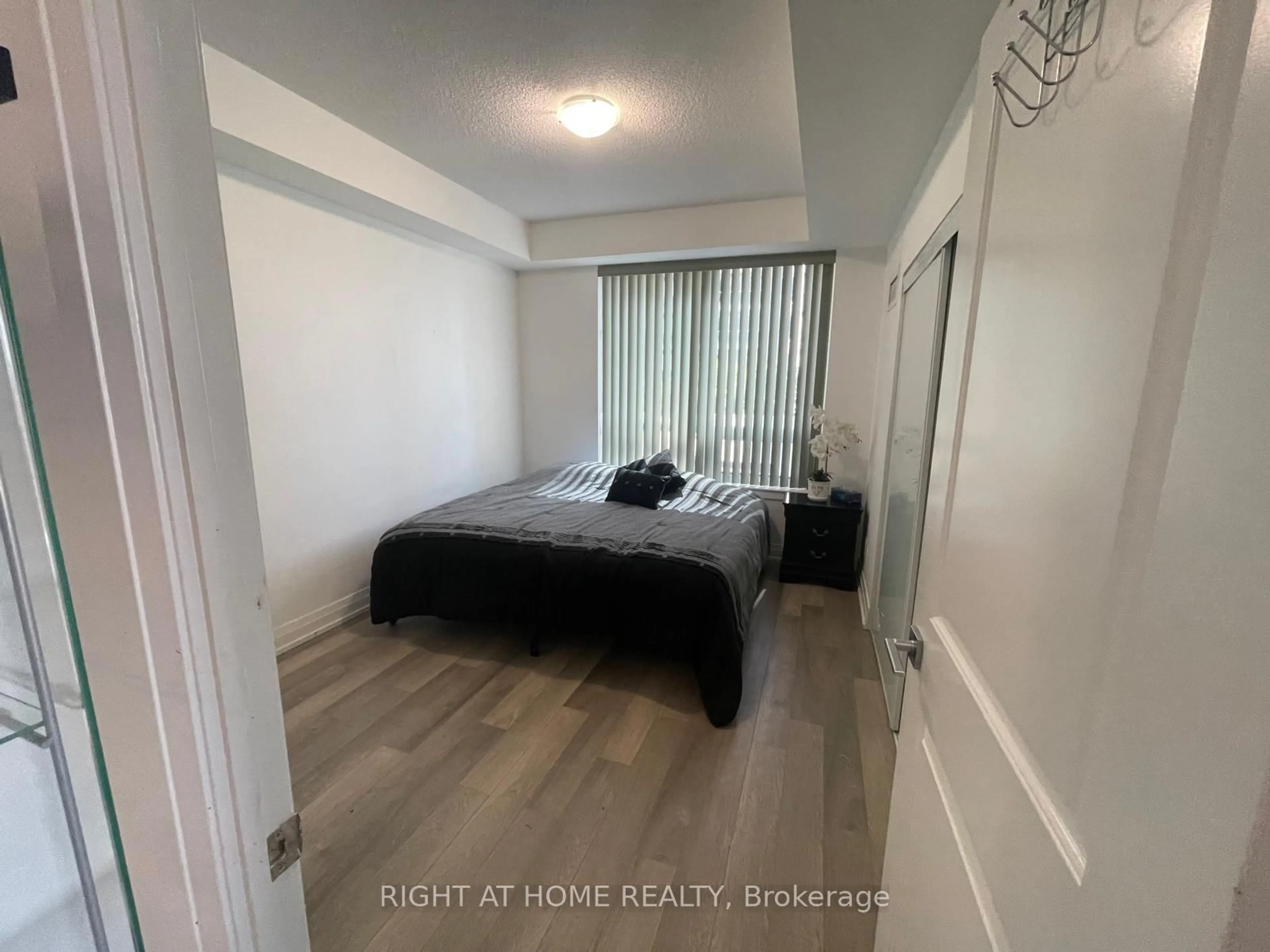 A pic of a room for 7165 Yonge St #533, Markham Ontario L3T 0C9