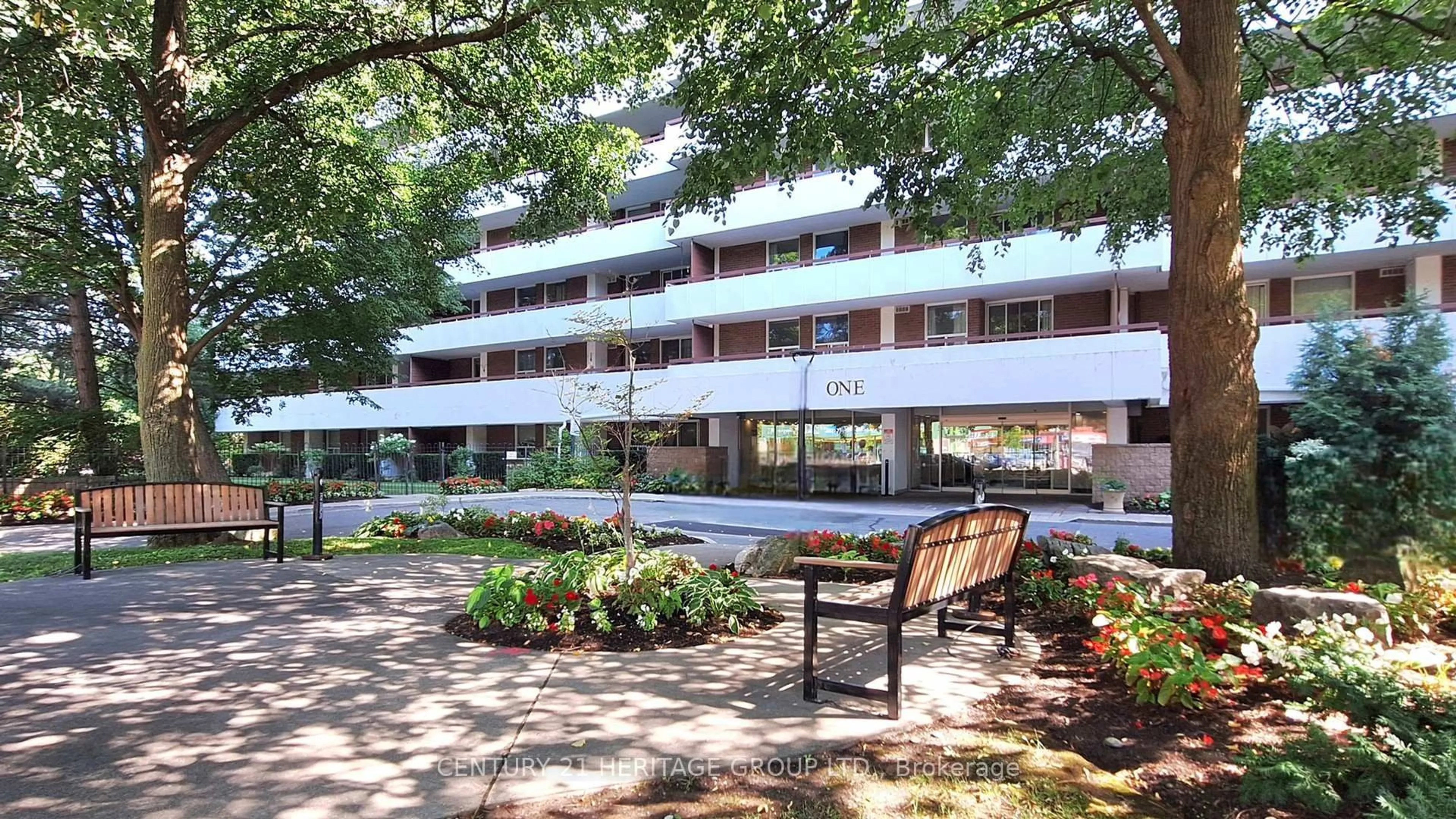 Patio, building for 1 Royal Orchard Blvd #403, Markham Ontario L3T 3C1