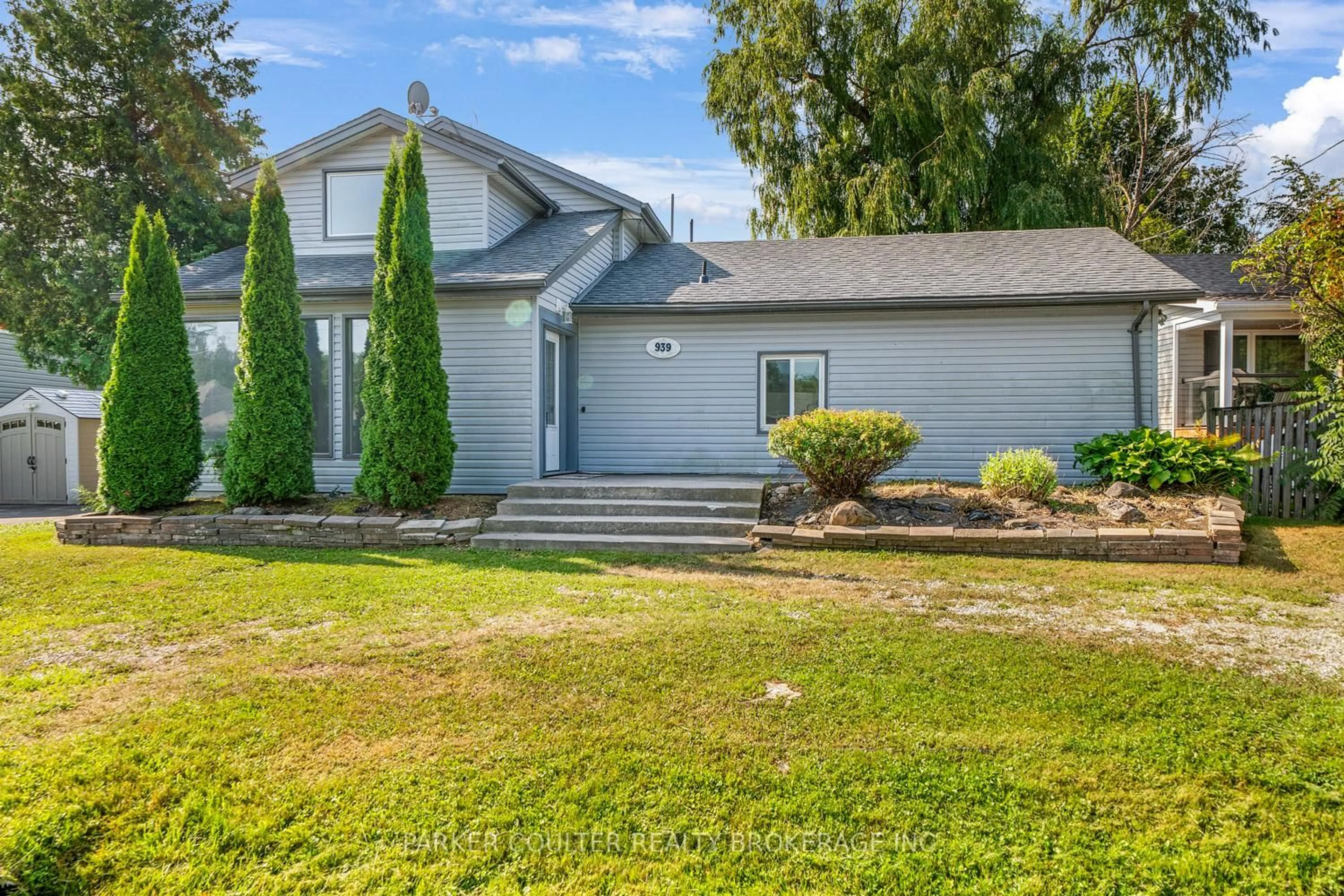 Home with vinyl exterior material, unknown for 939 Clifton Blvd, Innisfil Ontario L9S 1S4