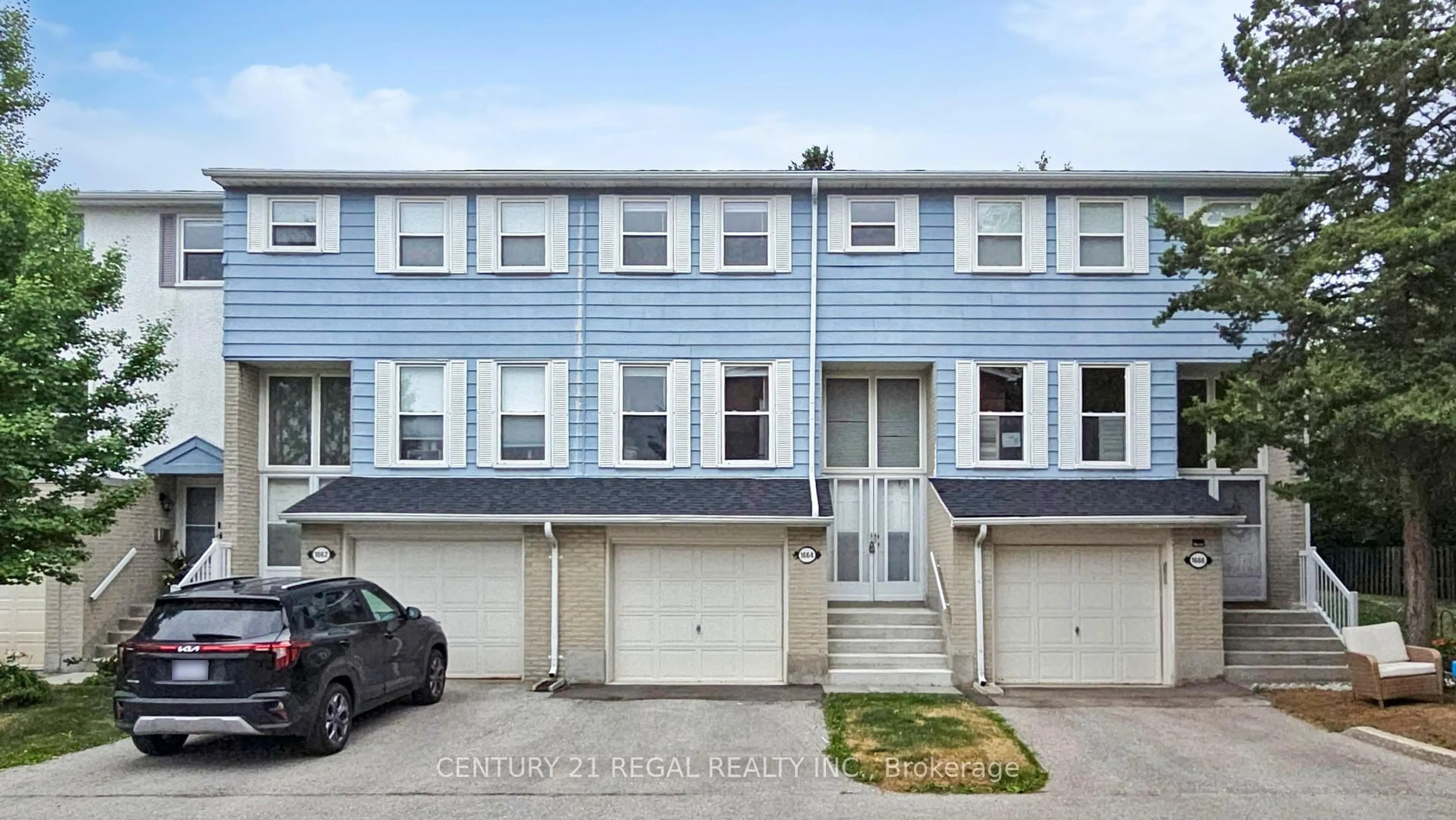Home with vinyl exterior material, street for 1664 John St, Markham Ontario L3T 1Y9