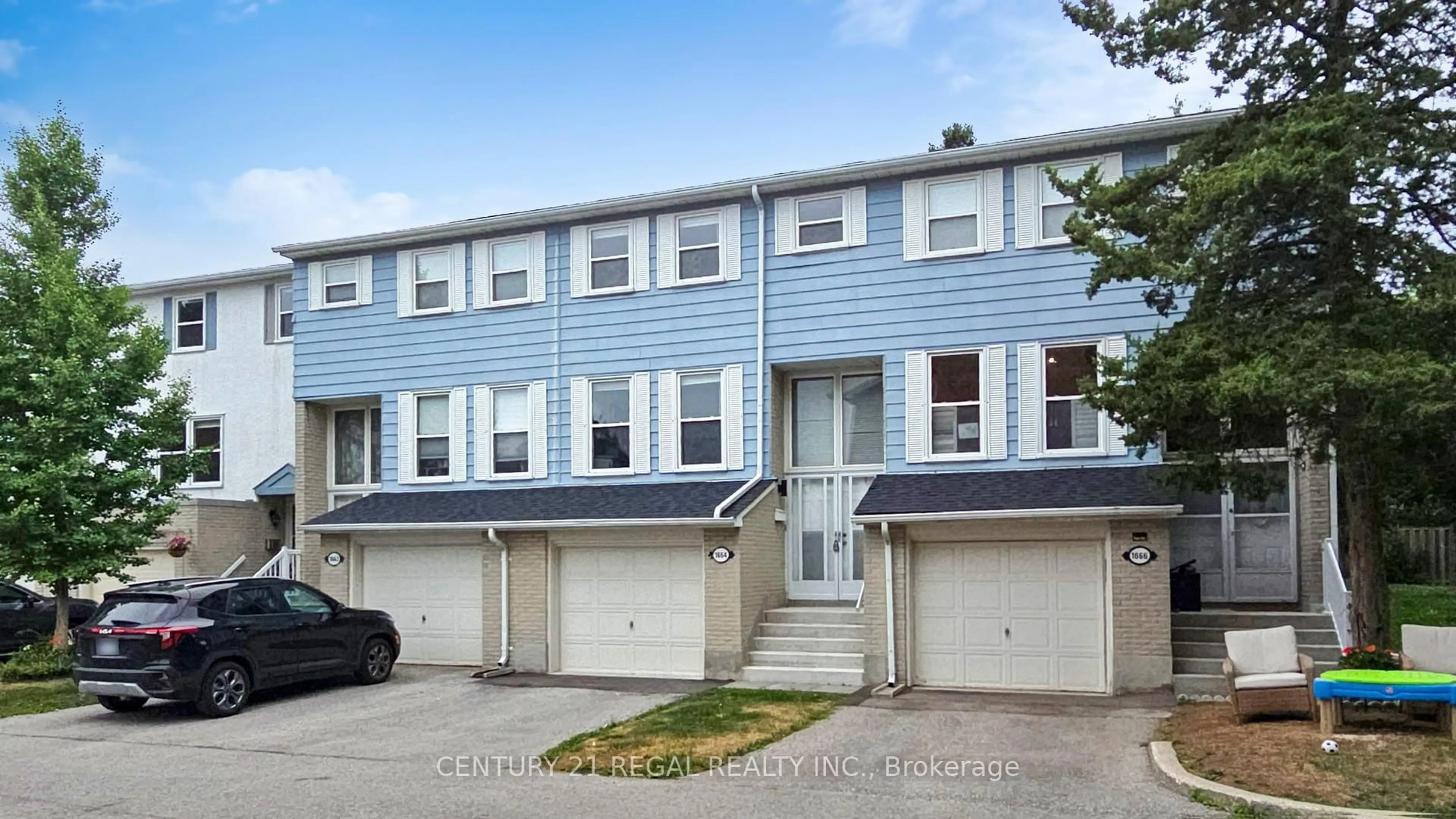 Home with vinyl exterior material, street for 1664 John St, Markham Ontario L3T 1Y9