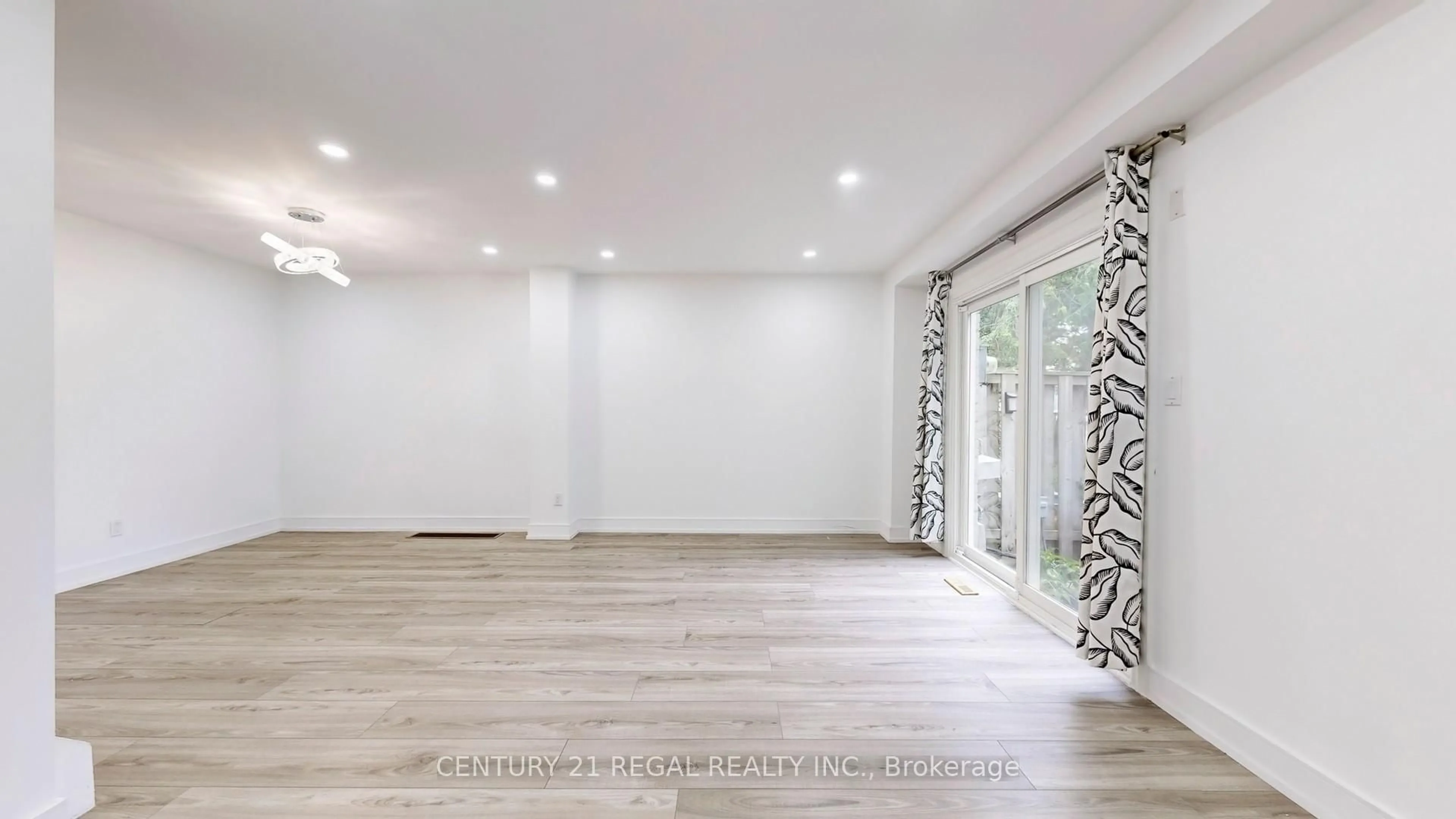 Unknown for 1664 John St, Markham Ontario L3T 1Y9