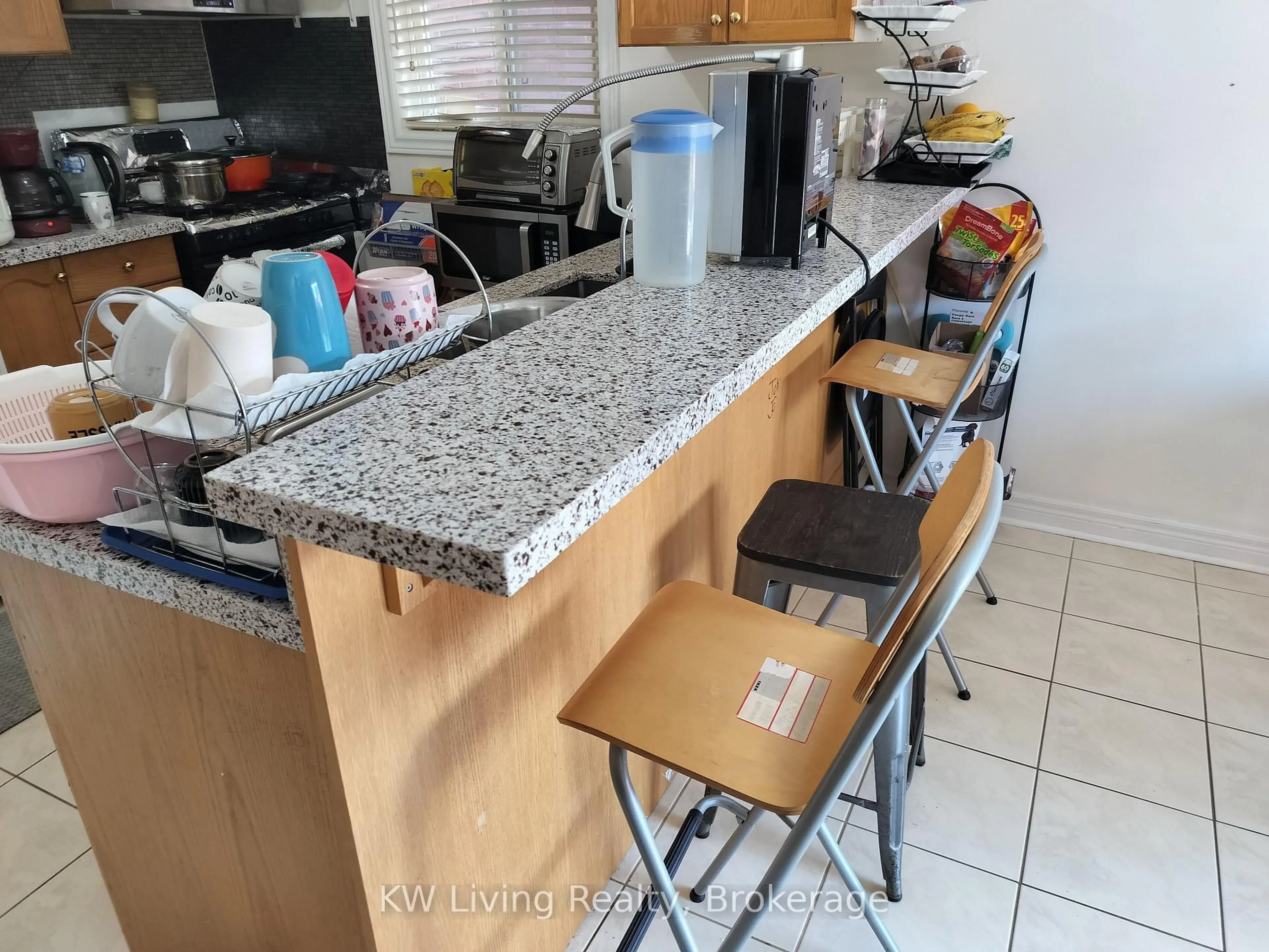 Standard kitchen, unknown for 19 MacBride Cres, Vaughan Ontario L6A 3R3