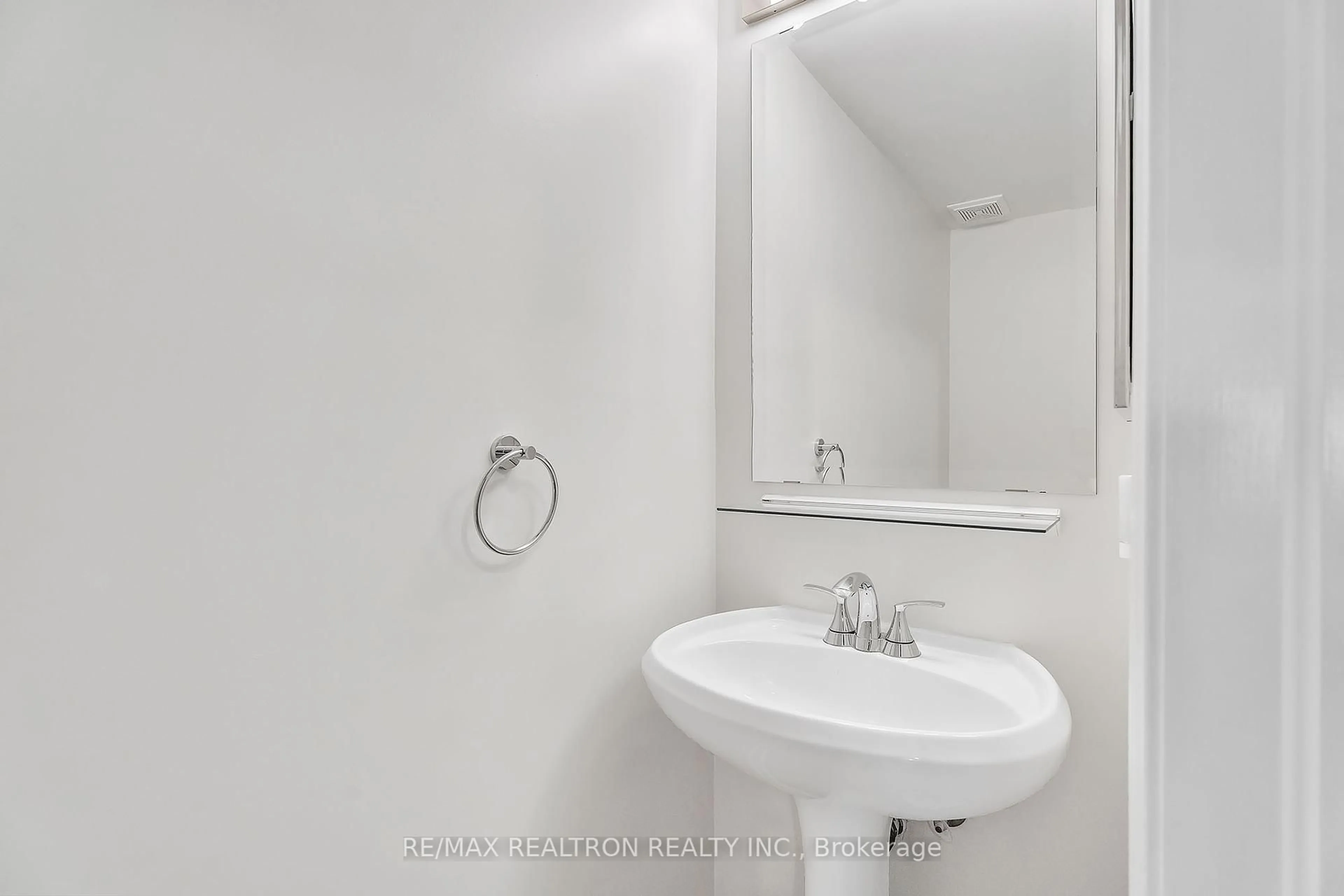Standard bathroom, unknown for 80 Ruby Cres, Richmond Hill Ontario L4S 2H2