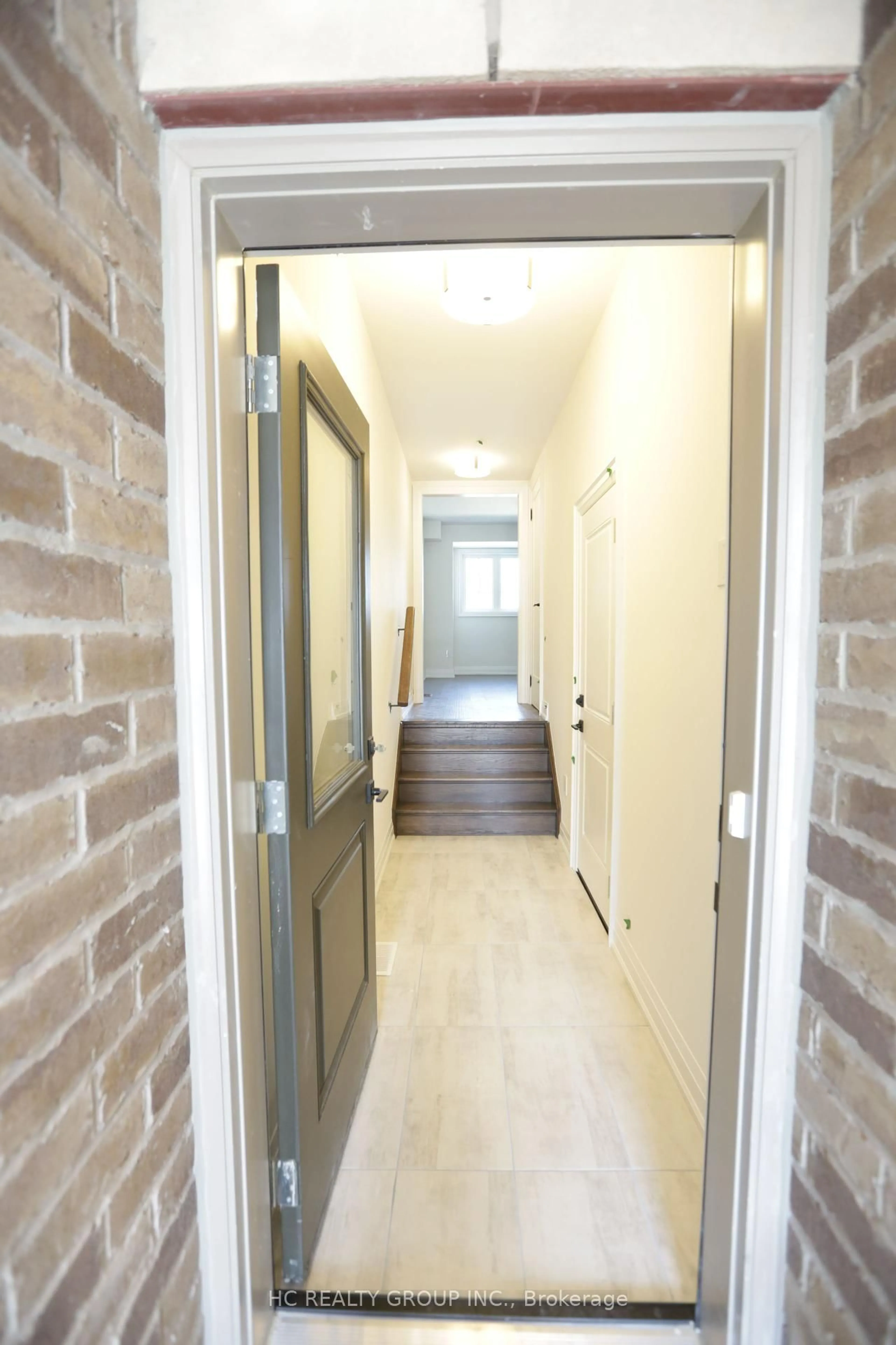 Indoor foyer for 4245 Major Mackenzie Dr, Markham Ontario L6C 3L5