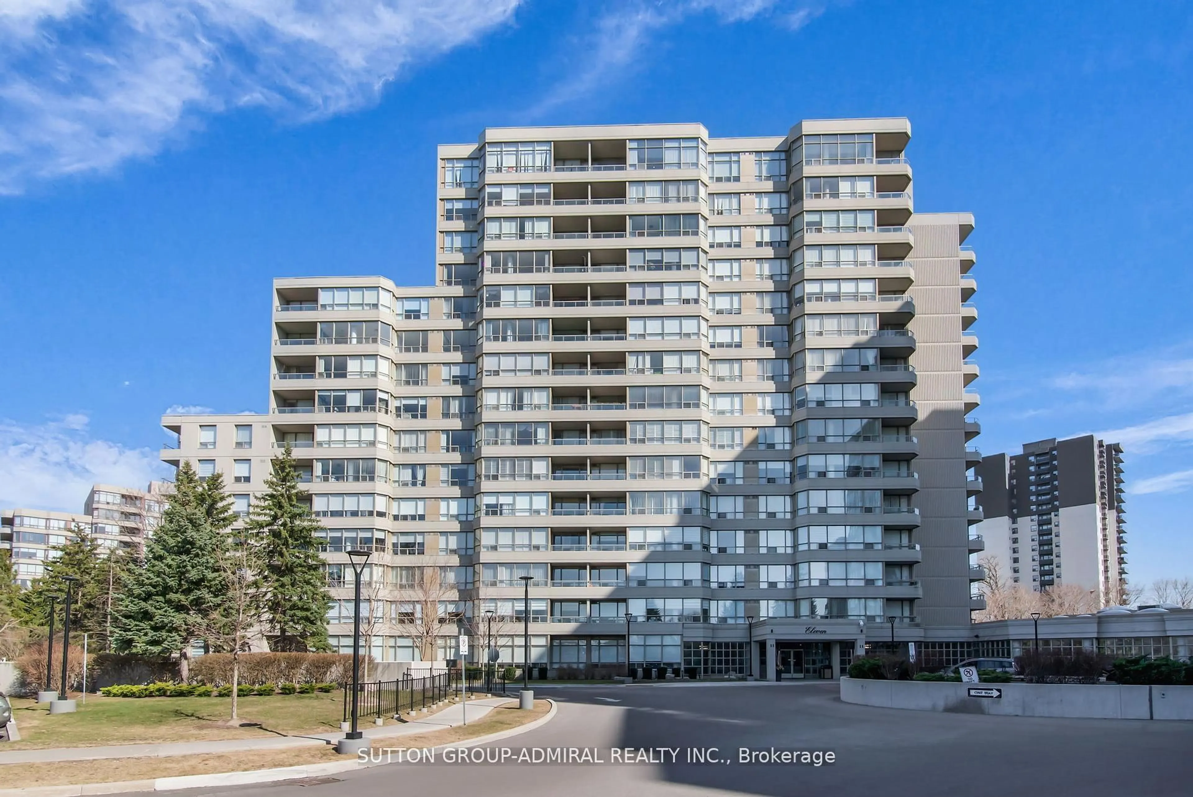 Unknown for 11 Townsgate Dr #317, Vaughan Ontario L4J 8G4