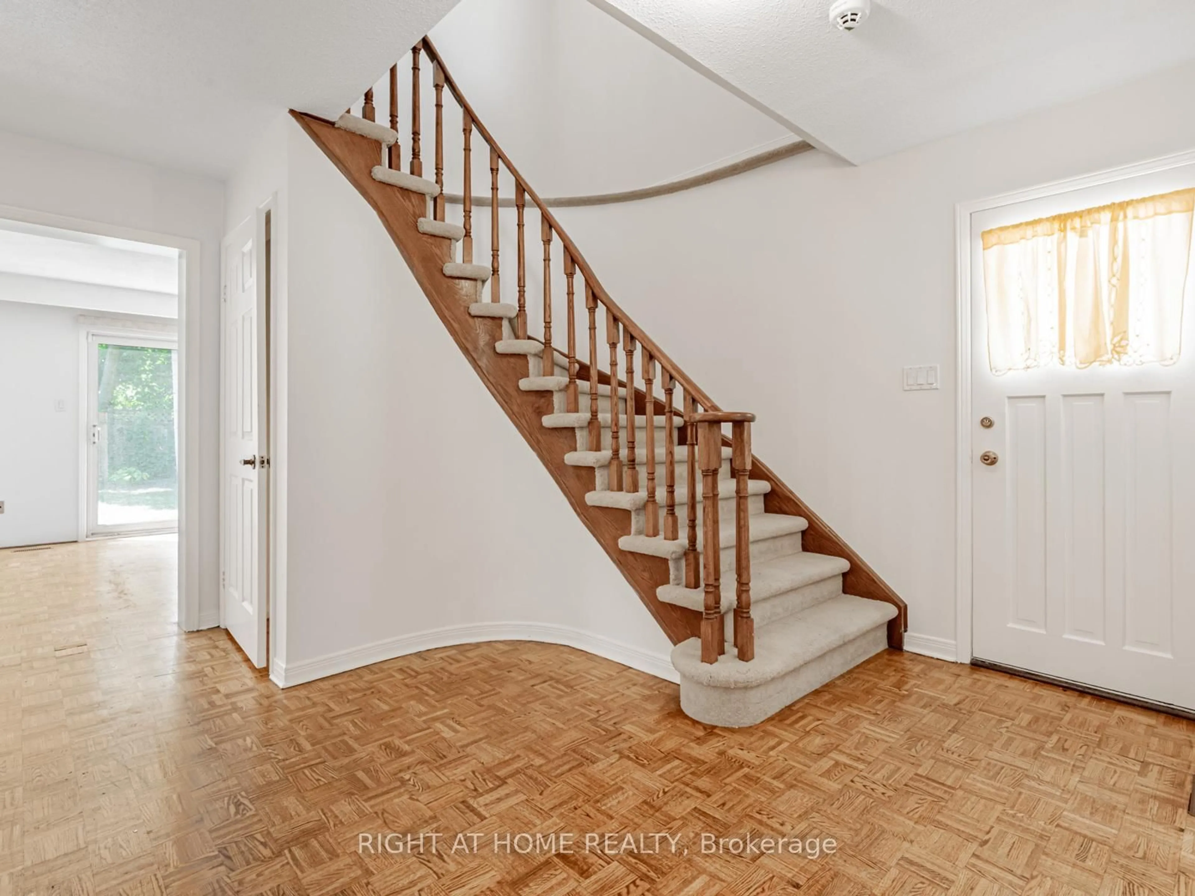 Unknown for 27 Charnwood Pl, Markham Ontario L3T 5H2