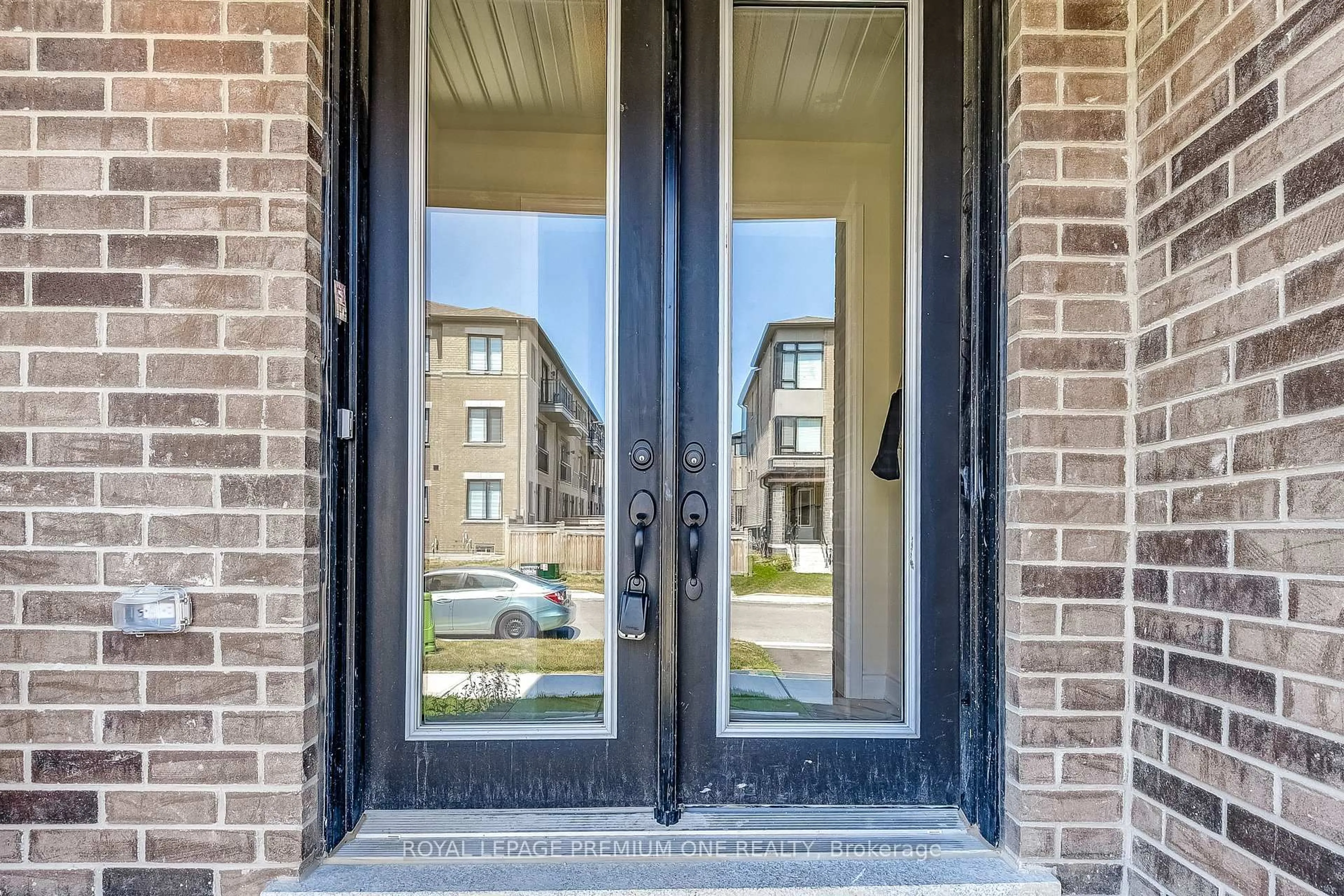 Indoor entryway for 75 TENNANT Circ, Vaughan Ontario L4G 5L5