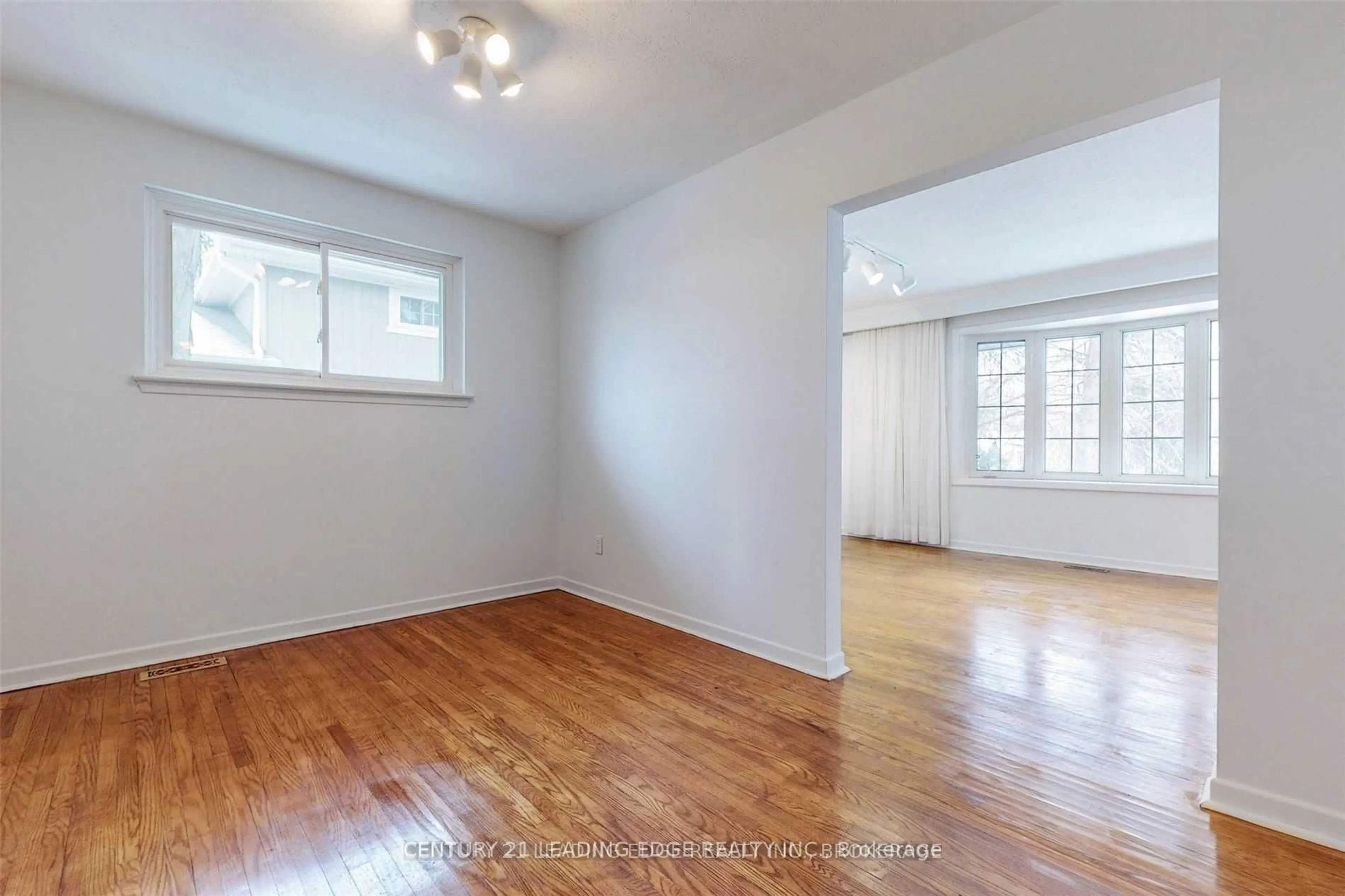 A pic of a room for 6 Jeremy Dr, Markham Ontario L3R 2K6