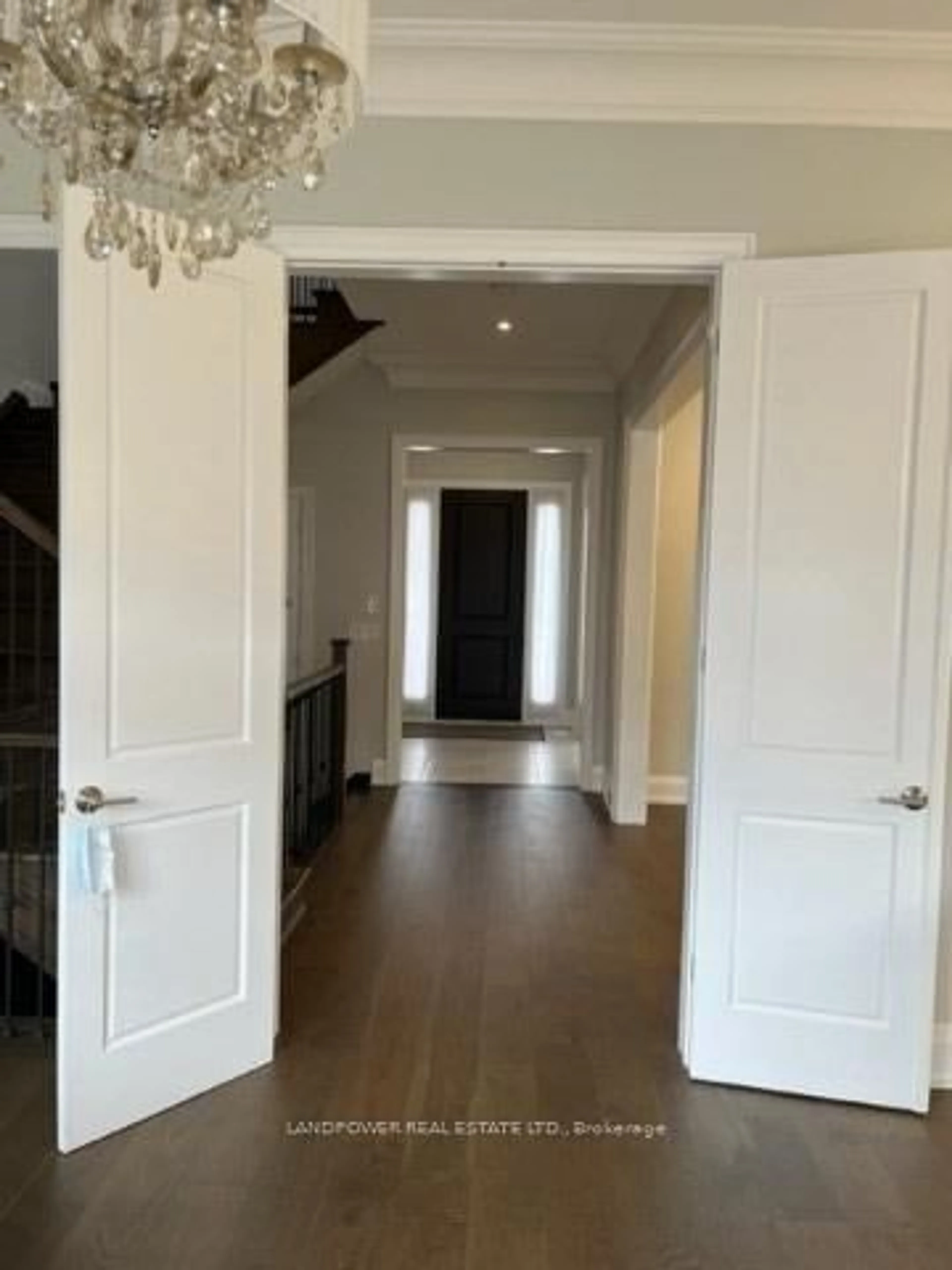 Indoor foyer for 9 Francesco Crt, Markham Ontario L3R 4Z7