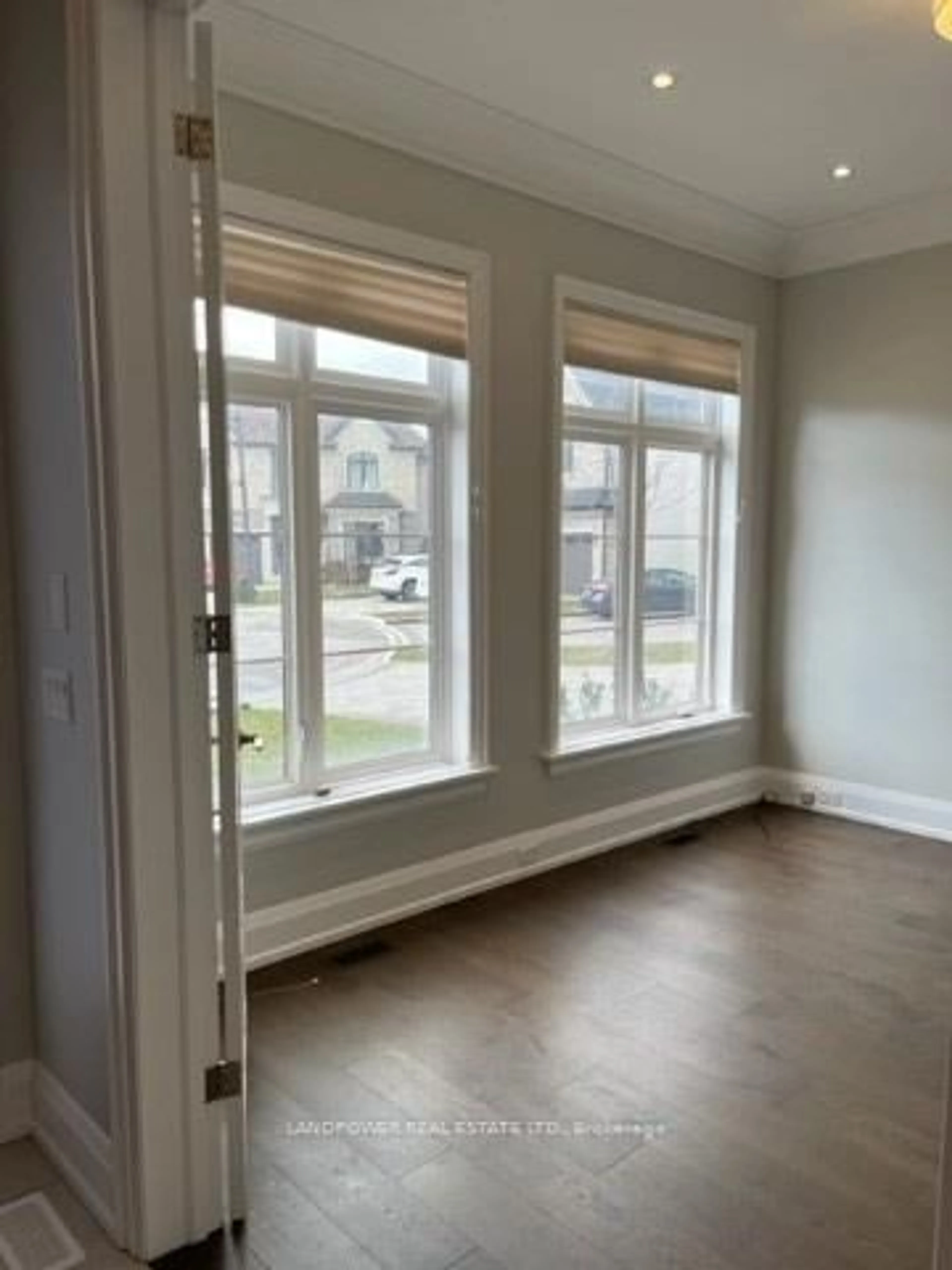 A pic of a room for 9 Francesco Crt, Markham Ontario L3R 4Z7