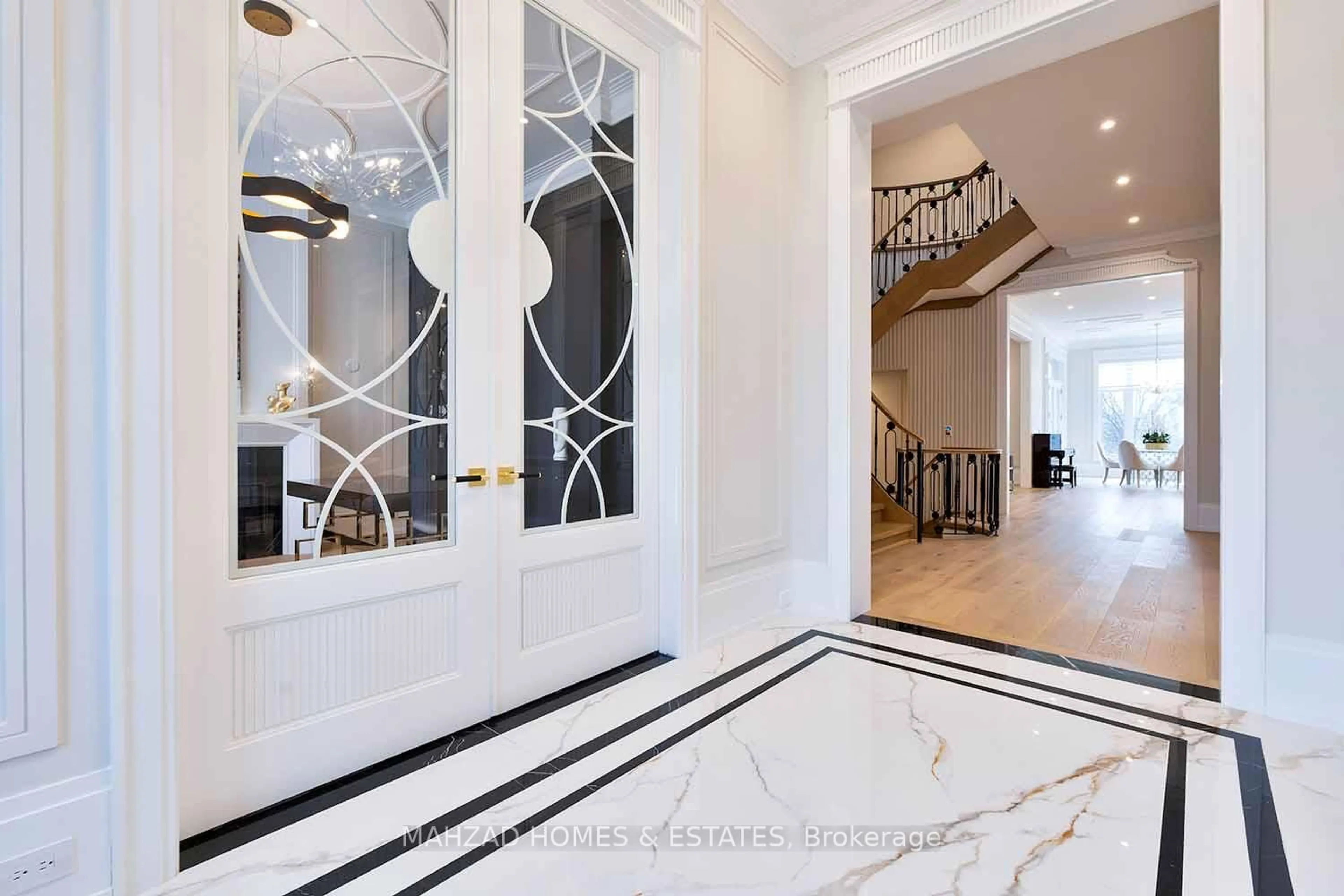 Indoor foyer for 41 EDGAR Ave, Richmond Hill Ontario L4C 6K2