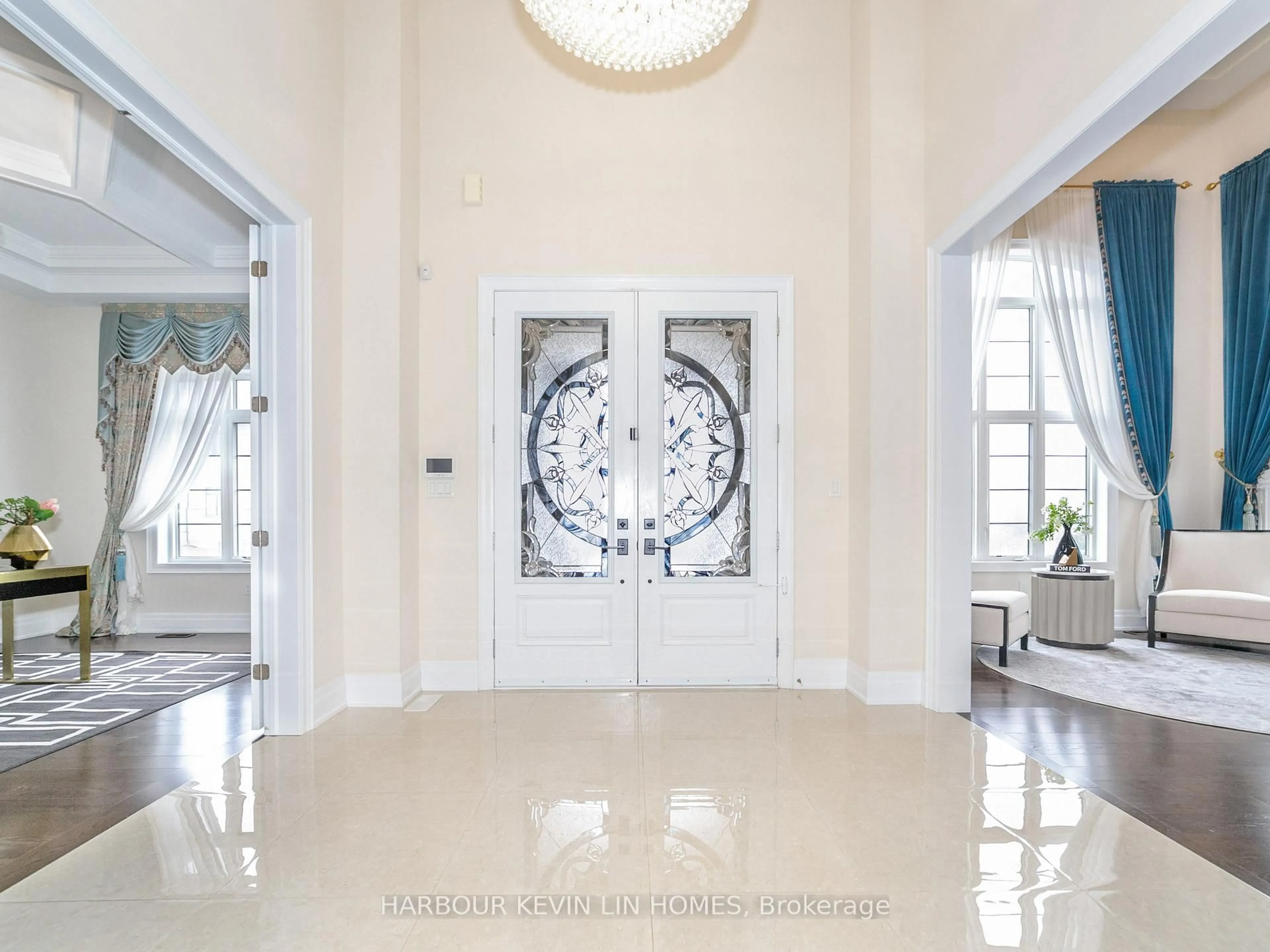 Indoor foyer for 50 Elmers Lane, King Ontario L7B 0P5