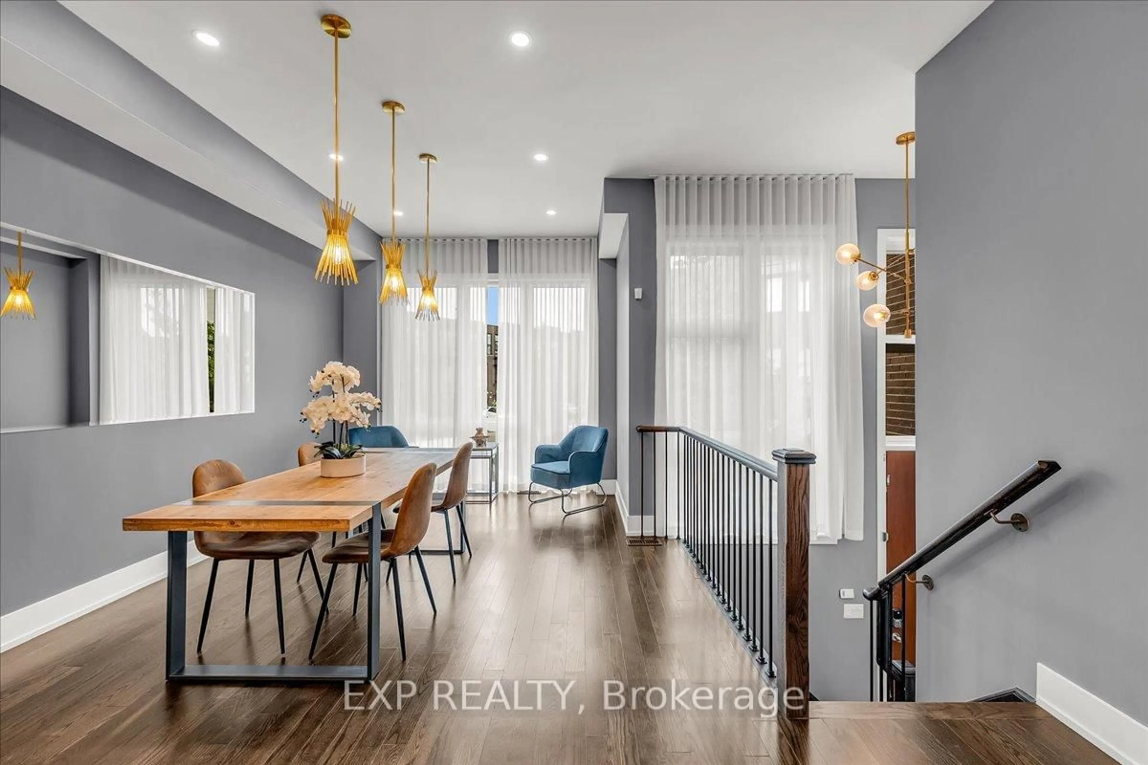 Dining room, unknown for 28 Crestridge Dr, Vaughan Ontario L4J 0K1