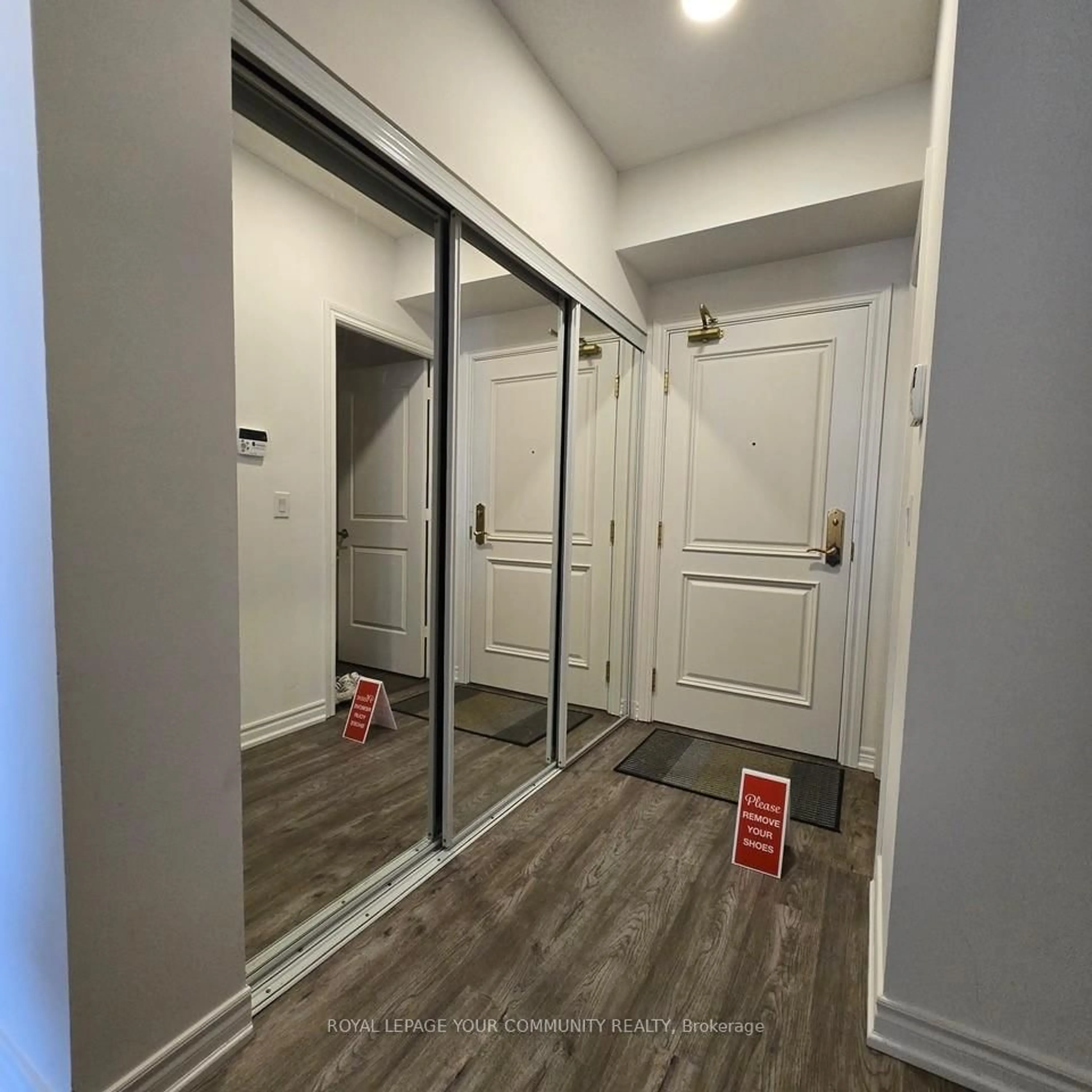 Indoor entryway for 9245 Jane St #312, Vaughan Ontario L6A 0J9