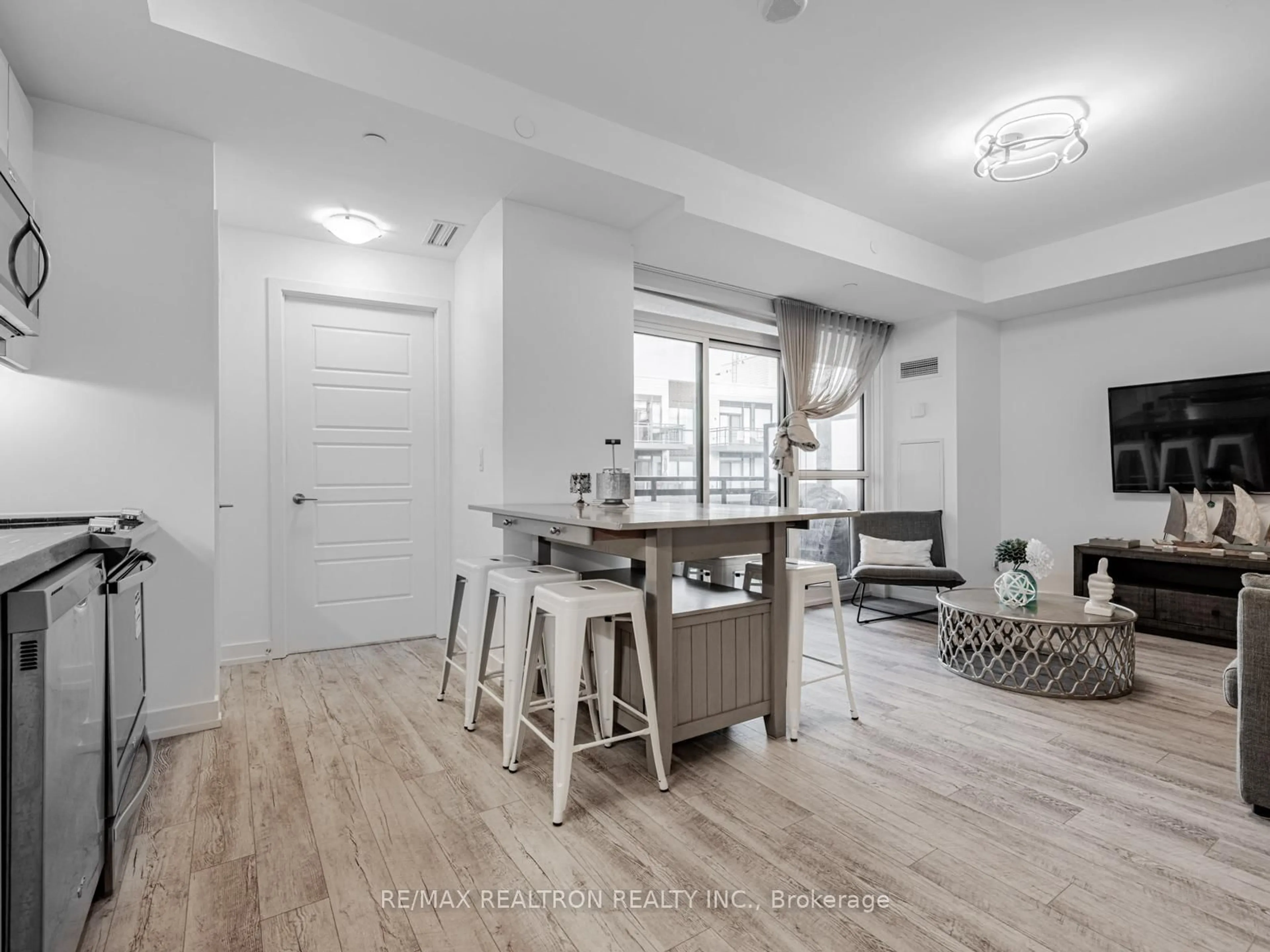 Open concept kitchen, unknown for 271 Sea Ray Ave #B303, Innisfil Ontario L9S 0J4