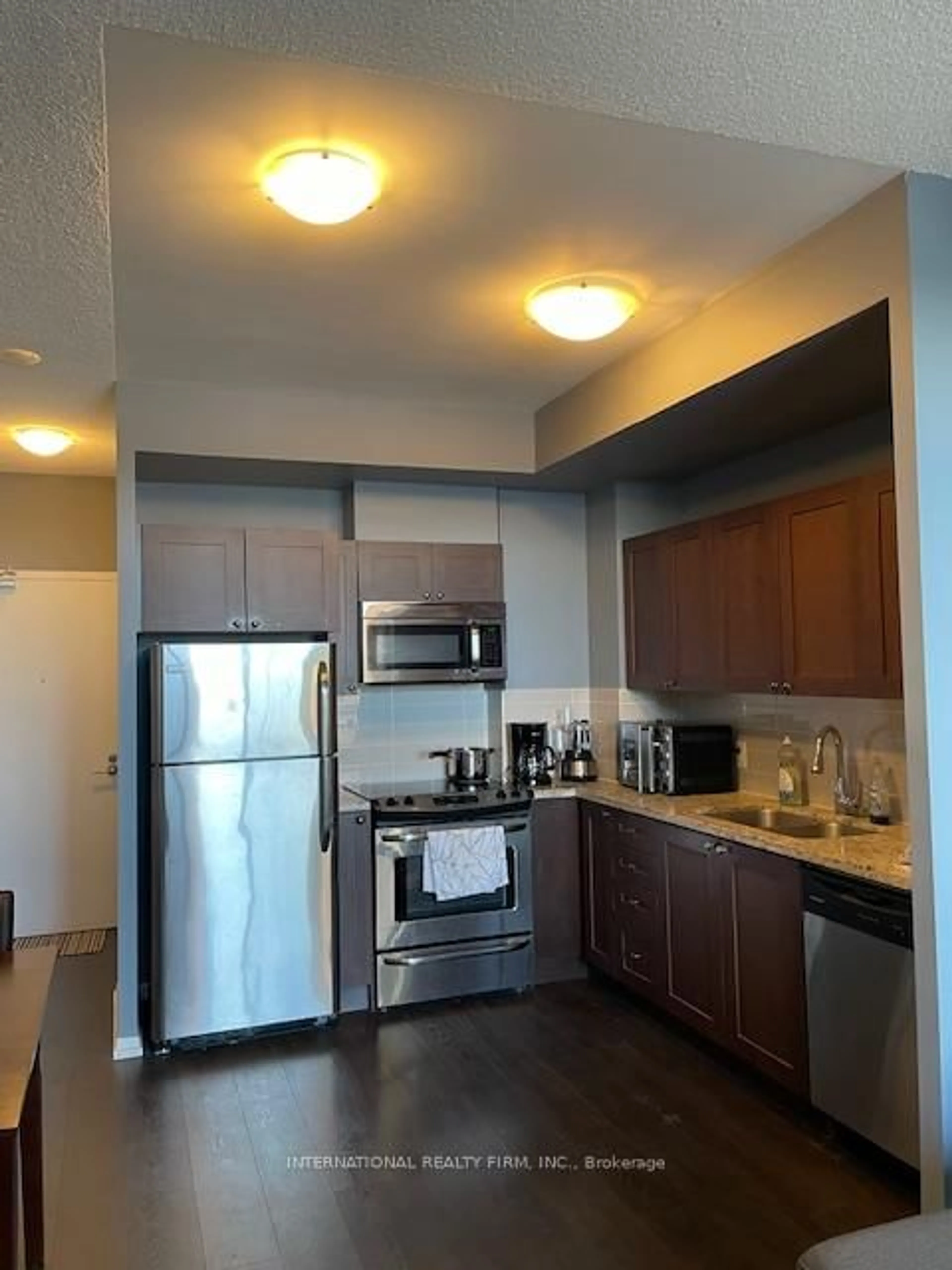 Standard kitchen, unknown for 540 Bur Oak Ave #211, Markham Ontario L6C 0Y2