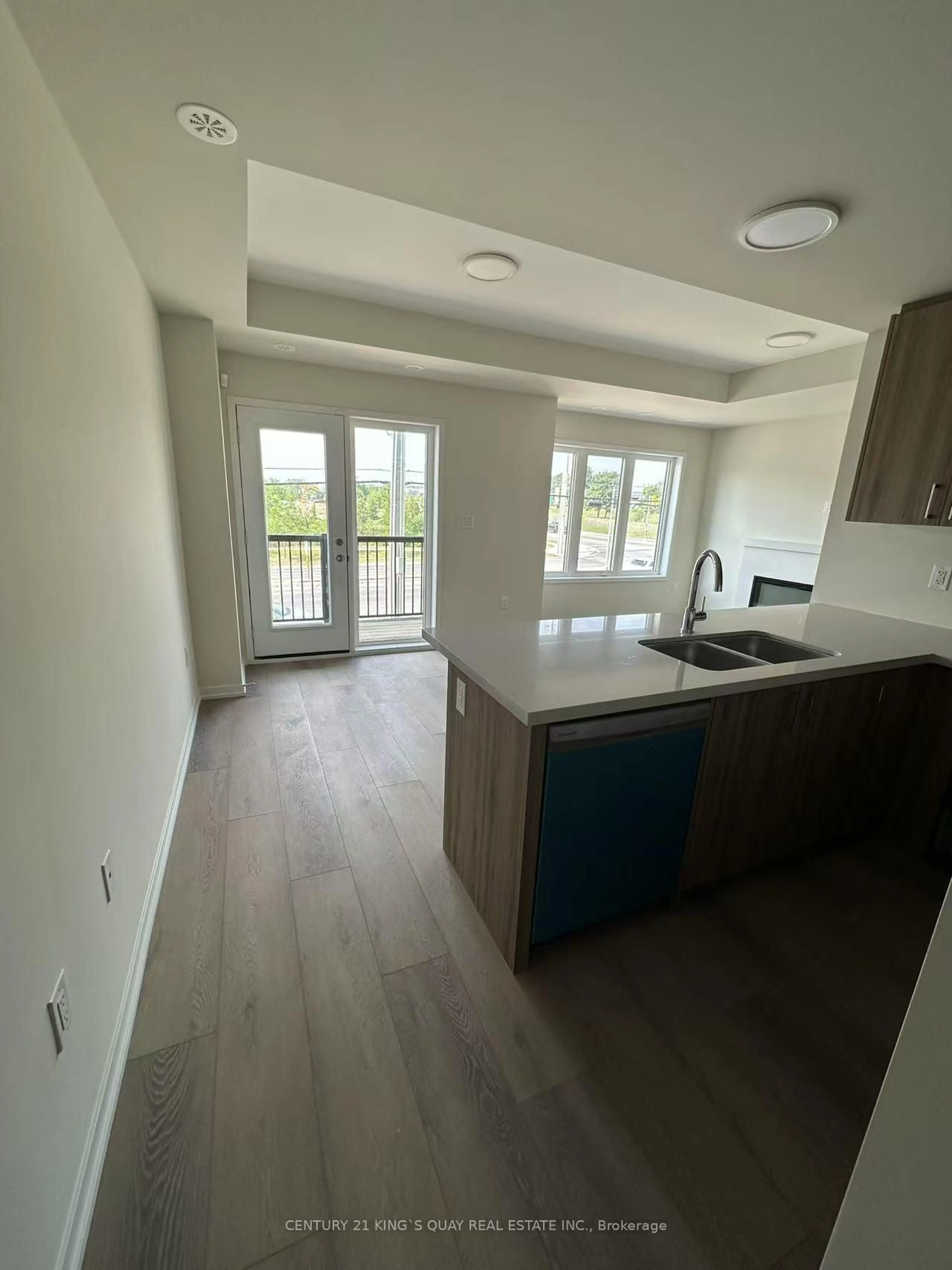 Open concept kitchen, unknown for 34 Matawin Lane, Richmond Hill Ontario L4B 3X9