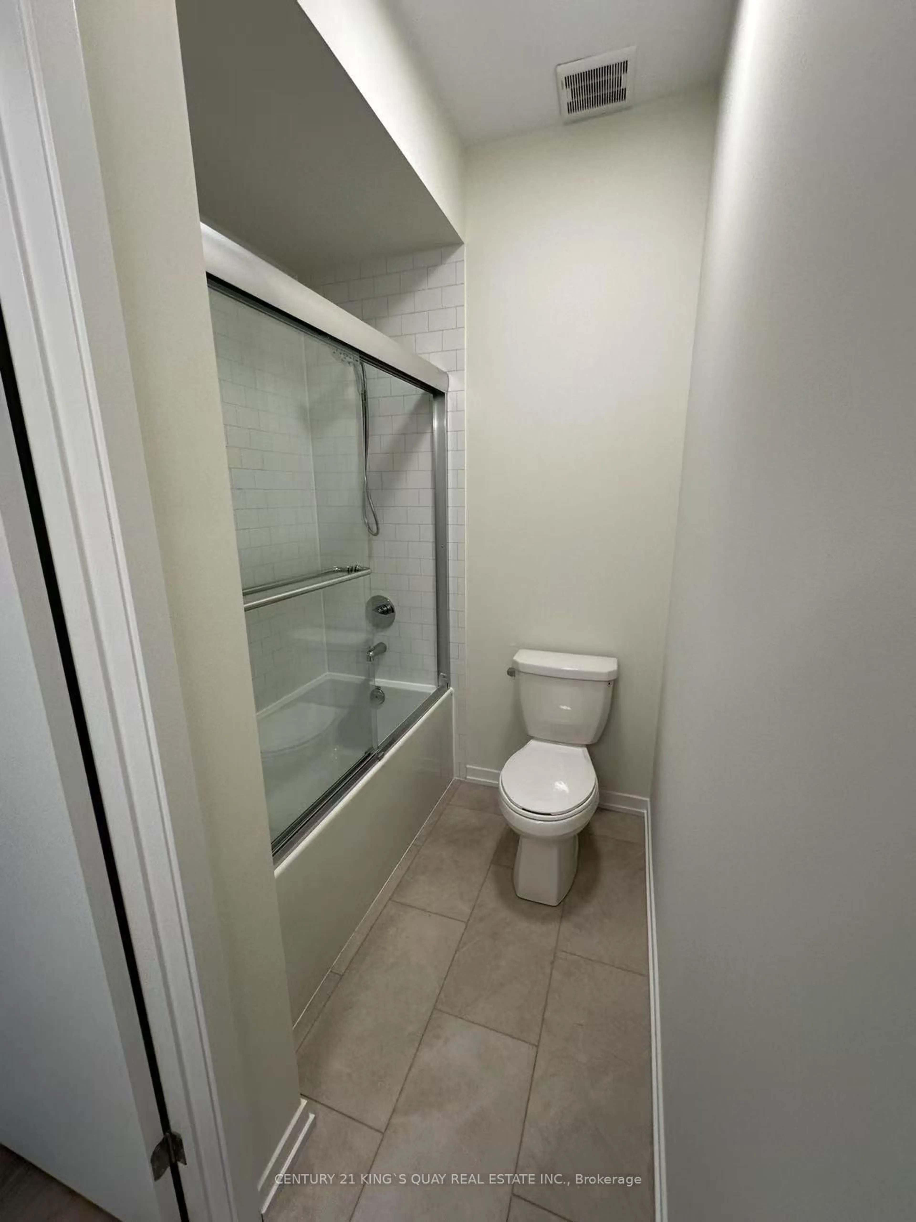 Standard bathroom, floor is not visible for 34 Matawin Lane, Richmond Hill Ontario L4B 3X9