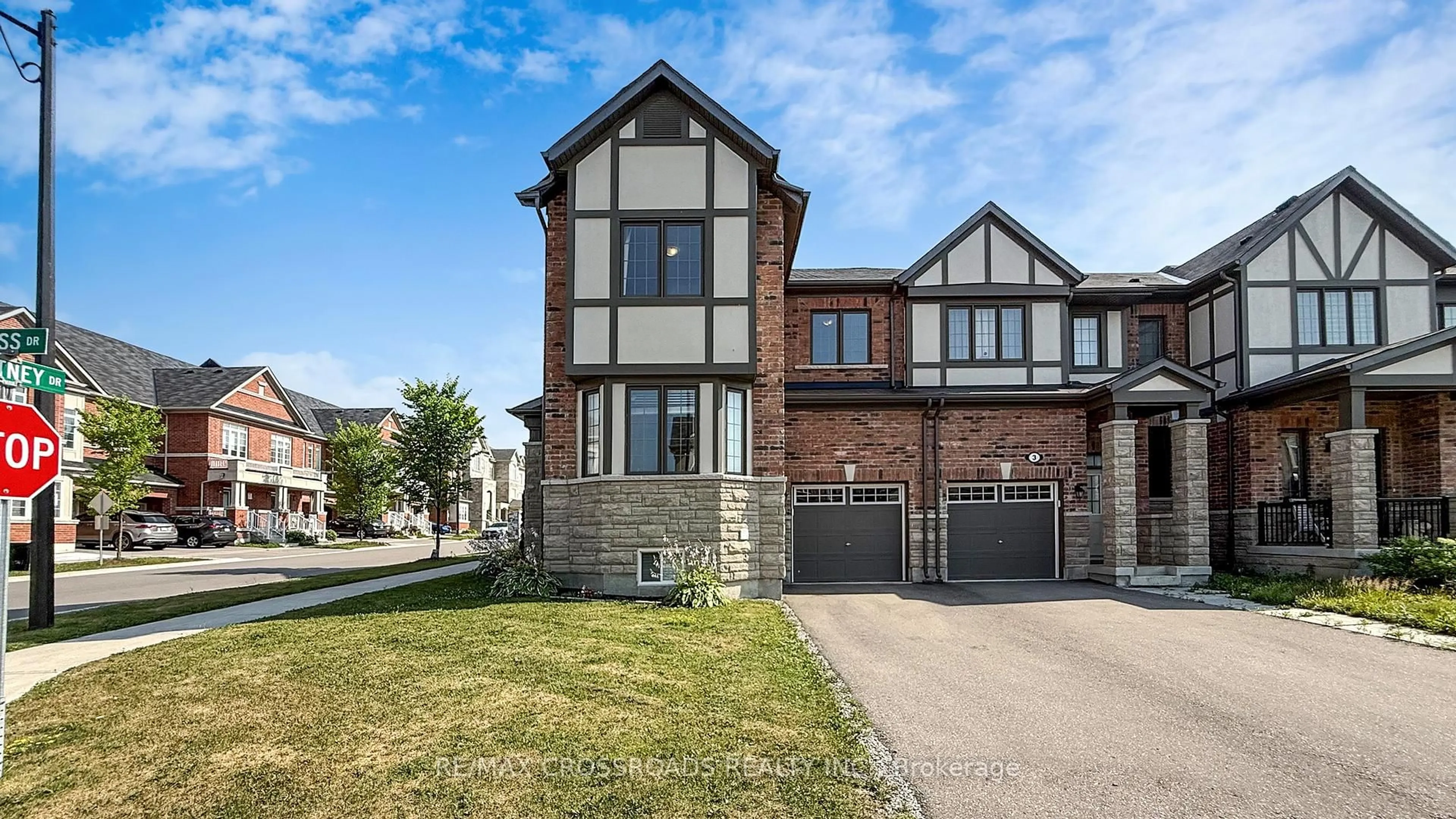 Home with brick exterior material, street for 1 Ness Dr, Richmond Hill Ontario L4S 0J8