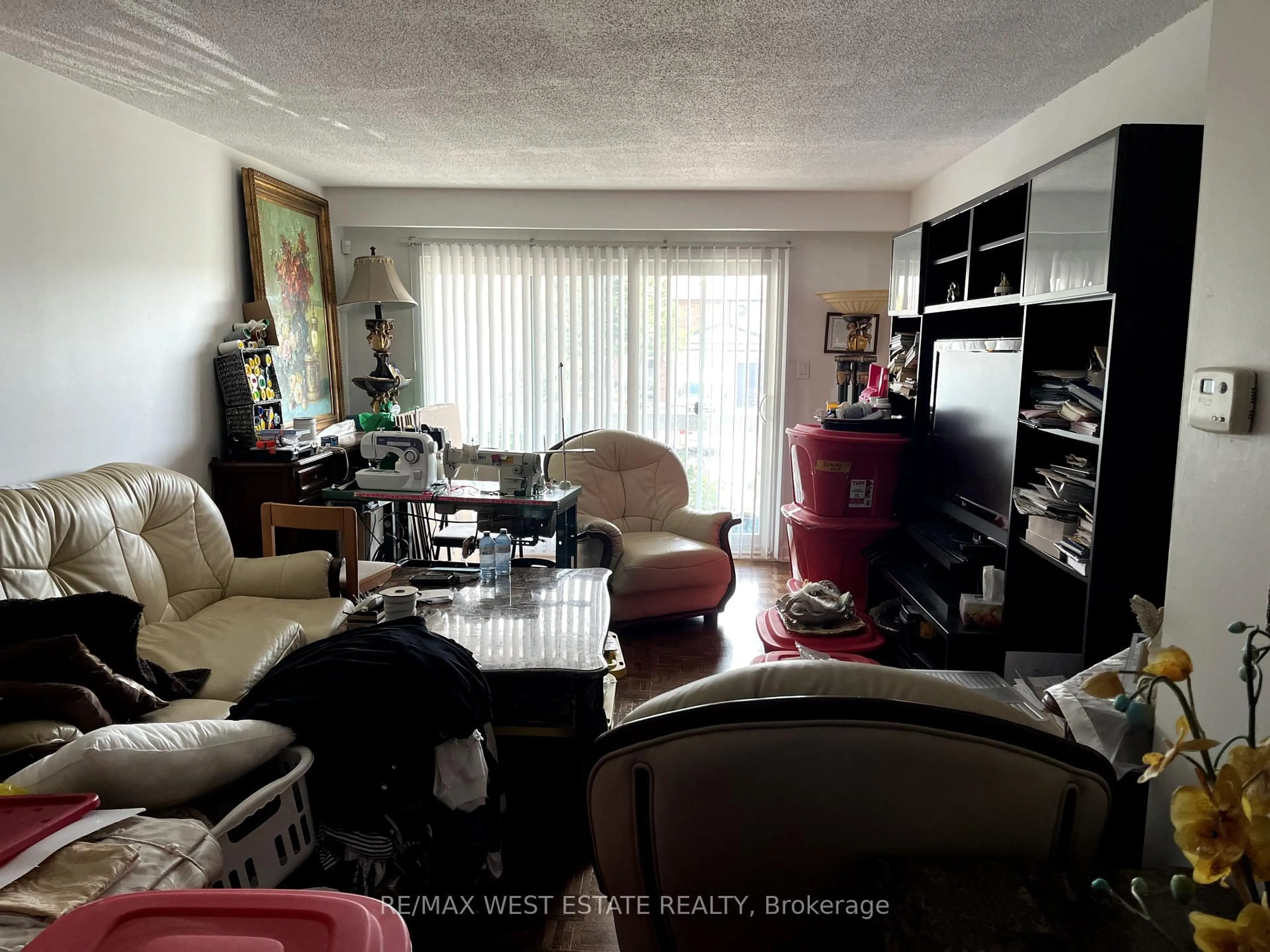 Living room with furniture, unknown for 142 Aberdeen Ave, Vaughan Ontario L4L 1C2