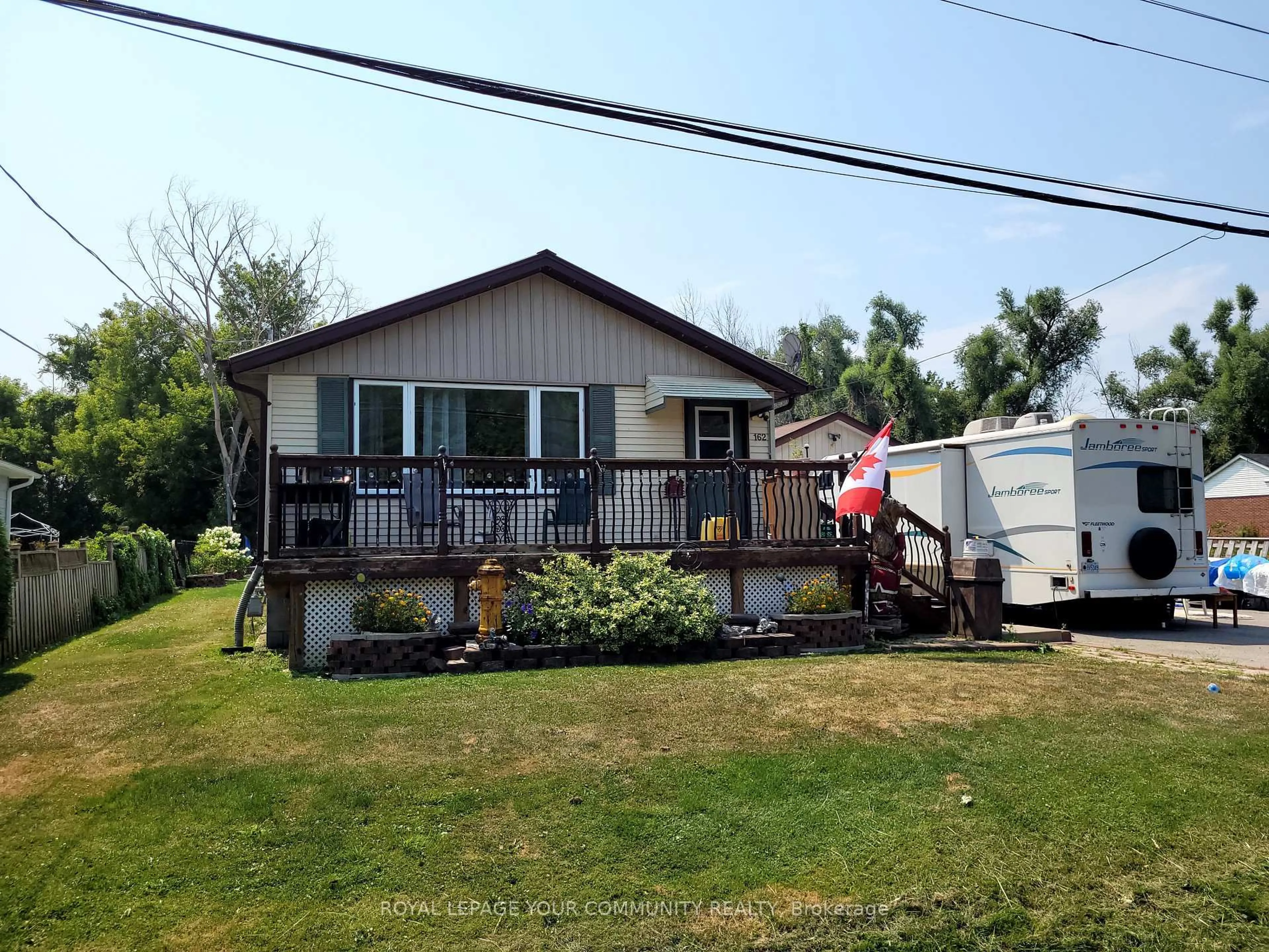 A pic from outside/outdoor area/front of a property/back of a property/a pic from drone, unknown for 162 Virginia Blvd, Georgina Ontario L0E 1R0