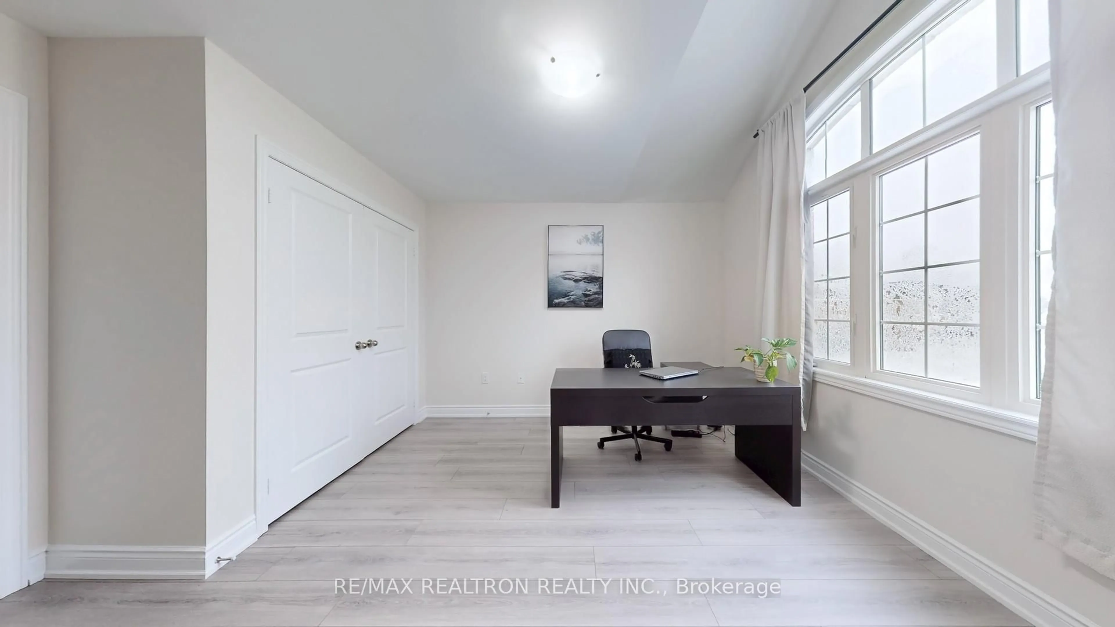 A pic of a room for 16 Vivian creek Rd, East Gwillimbury Ontario L0G 1M0